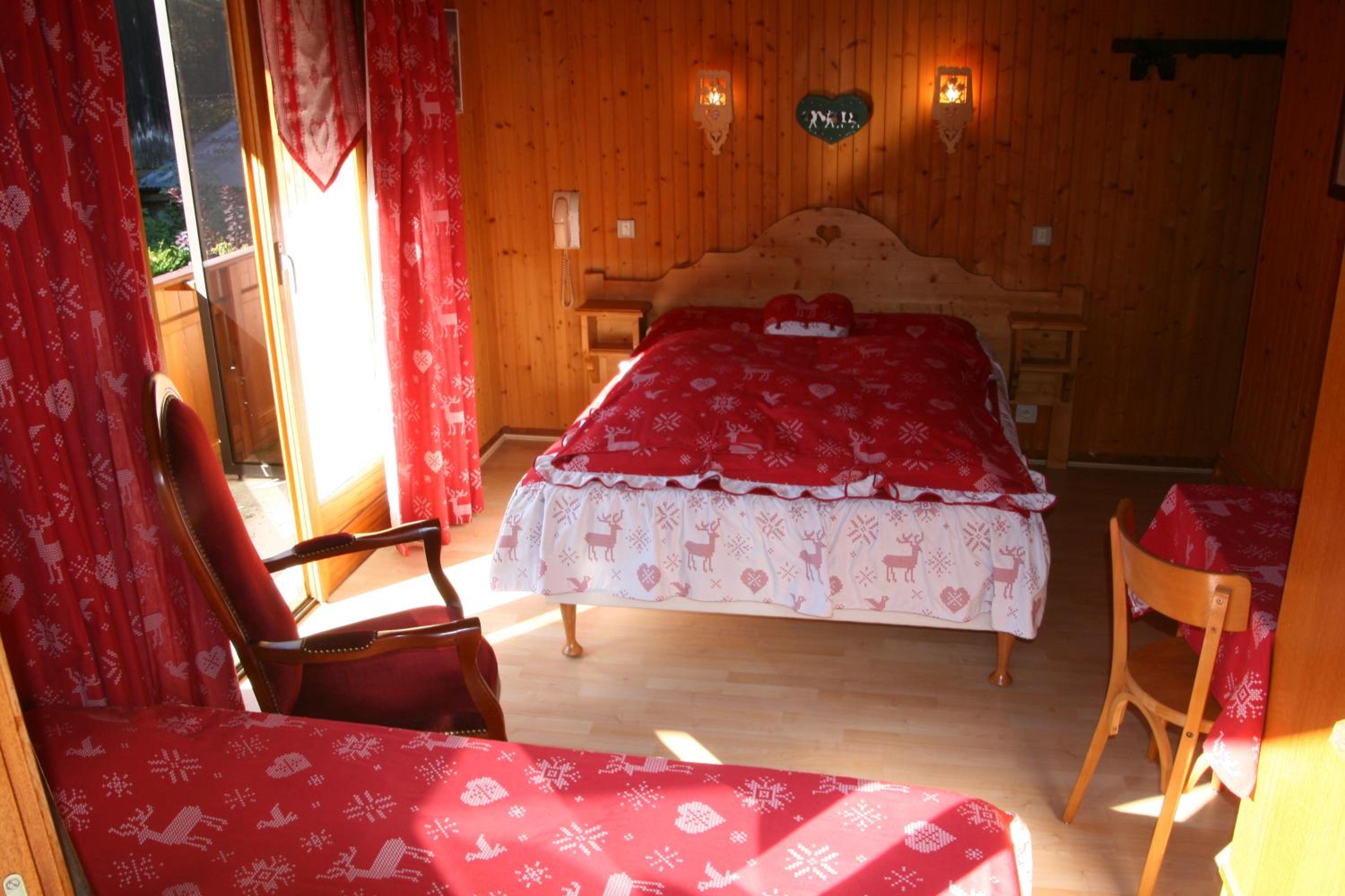 Triple Room (2 Adults + 1 Child) photo 3