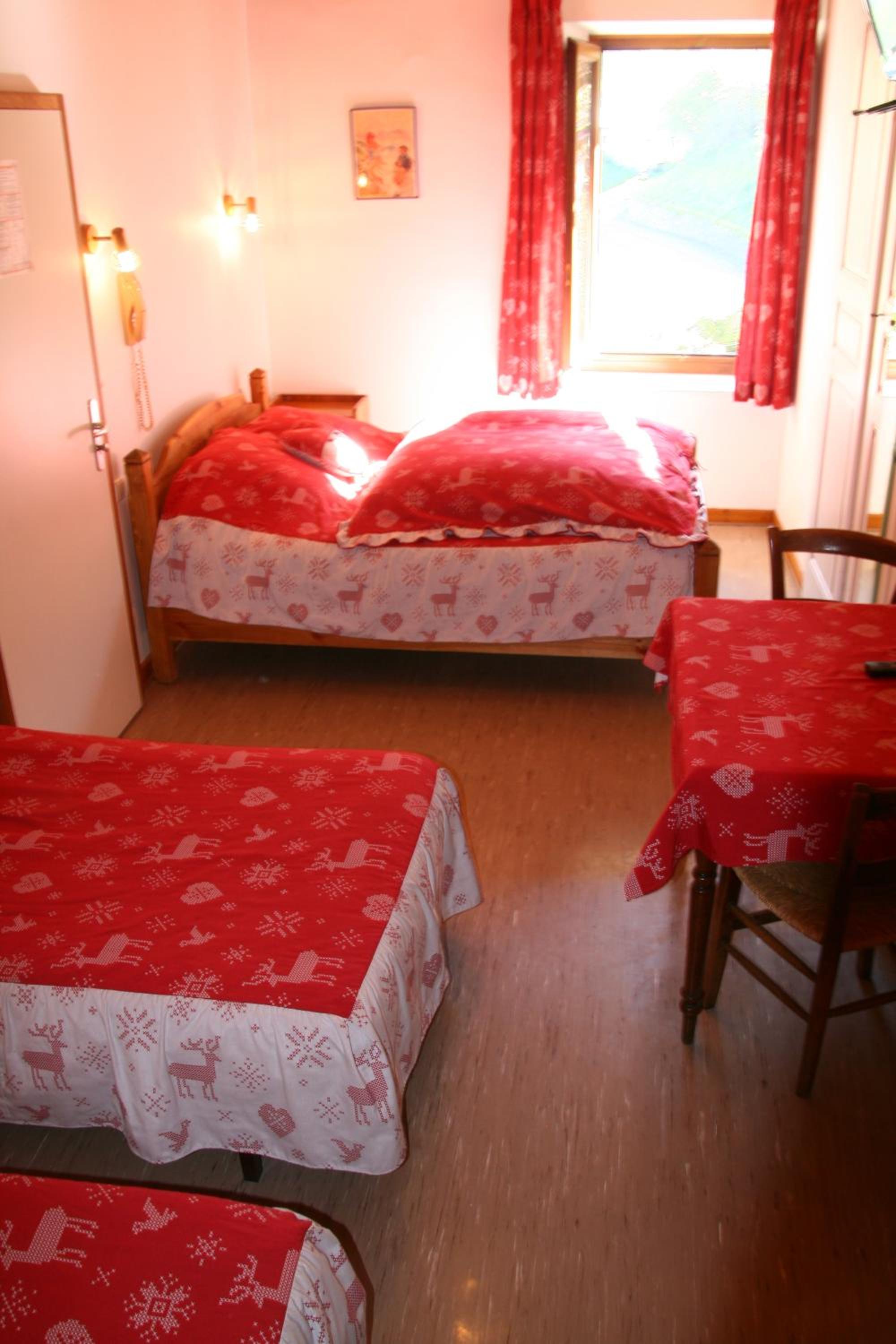 Family Room (2 Adults + 2 Children) photo 3