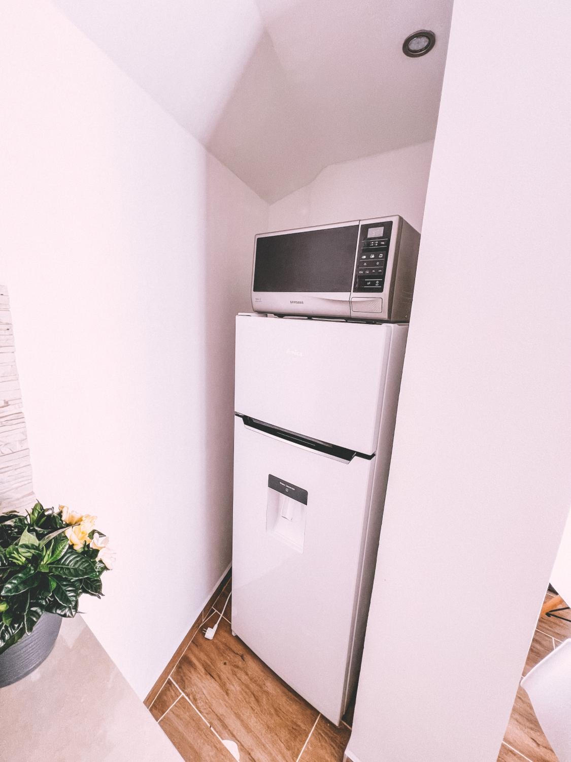 One-Bedroom Apartment - Photo 5
