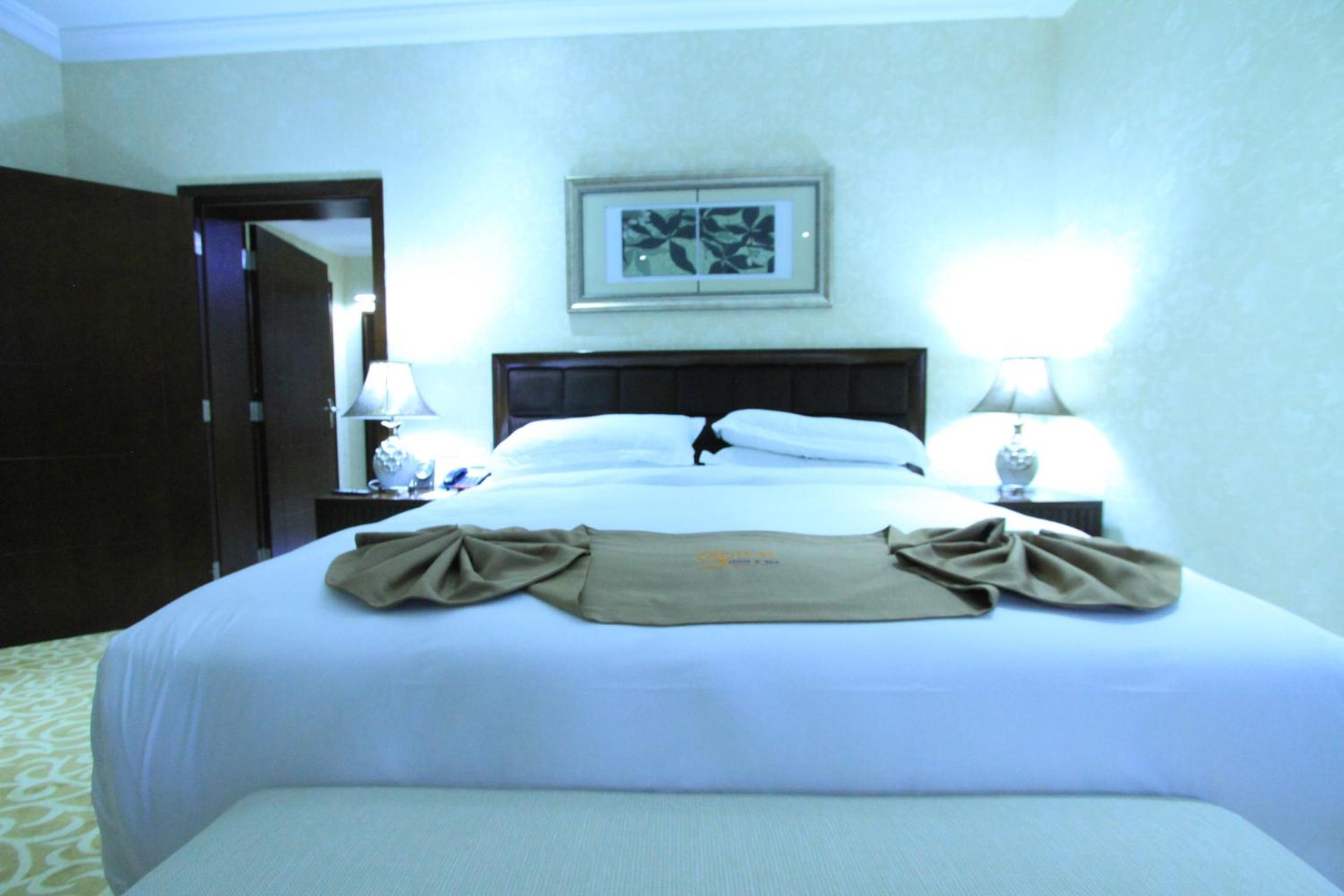 Suite - Photo 5