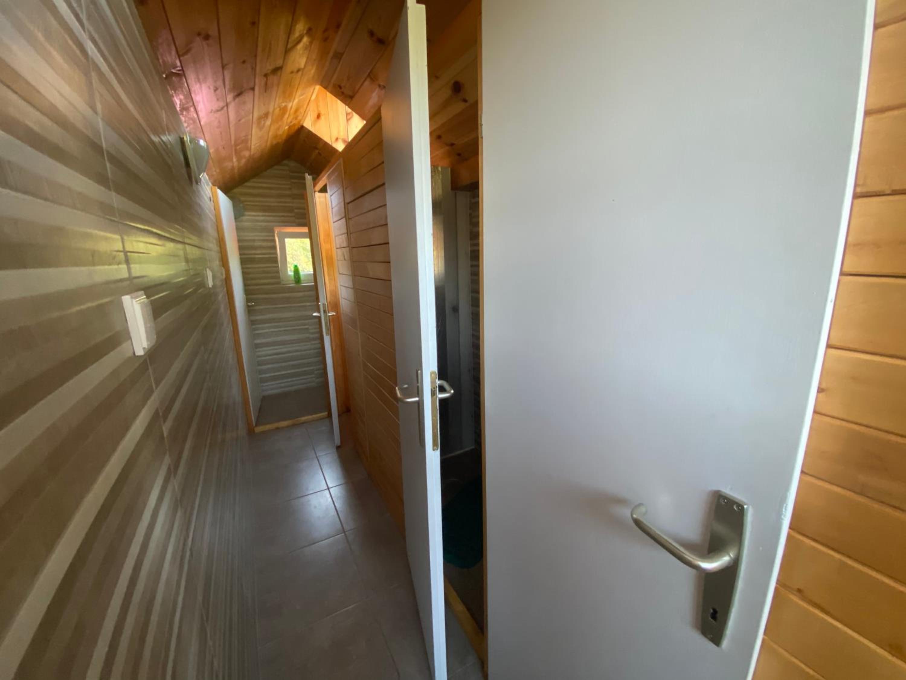 Family Room - Photo 18