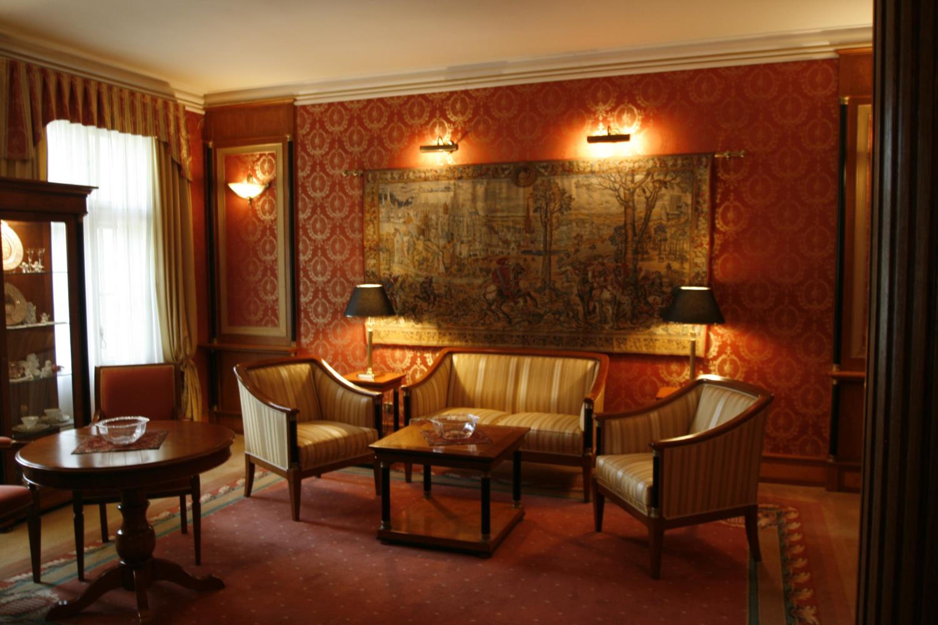 Deluxe Suite - Photo 3