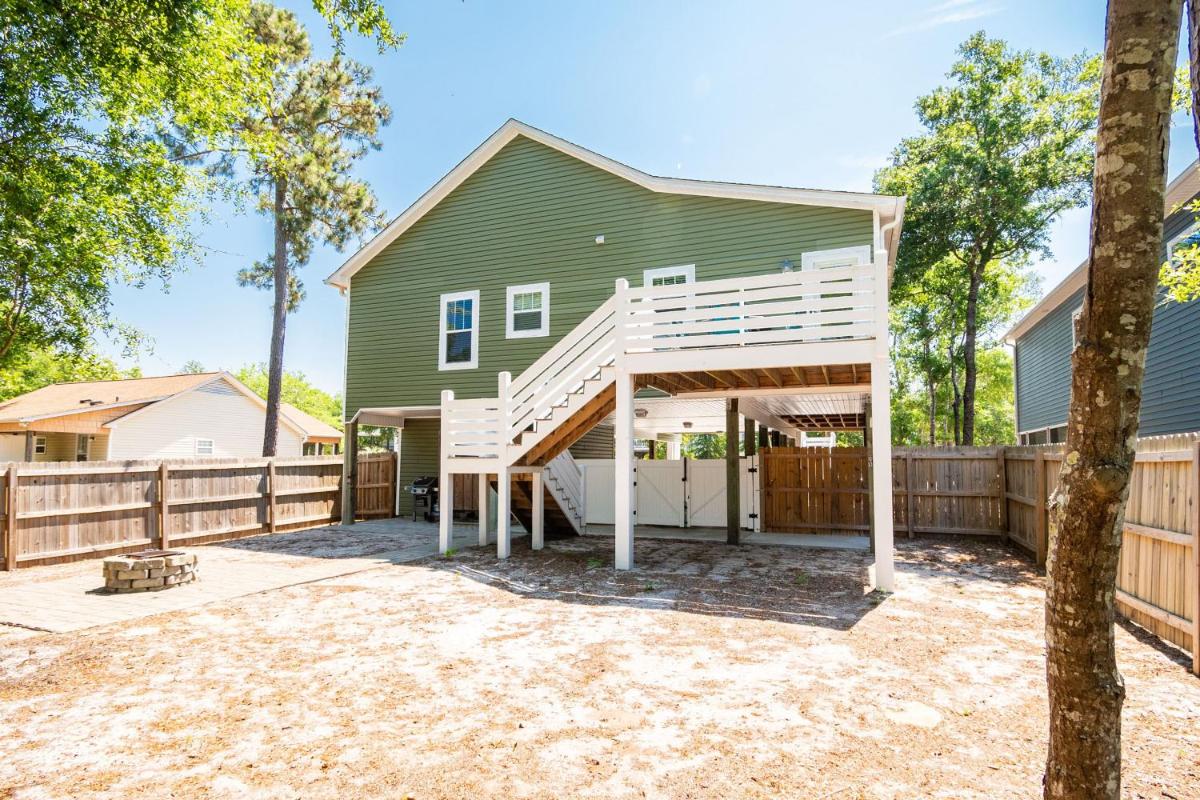 Three-Bedroom House photo 1