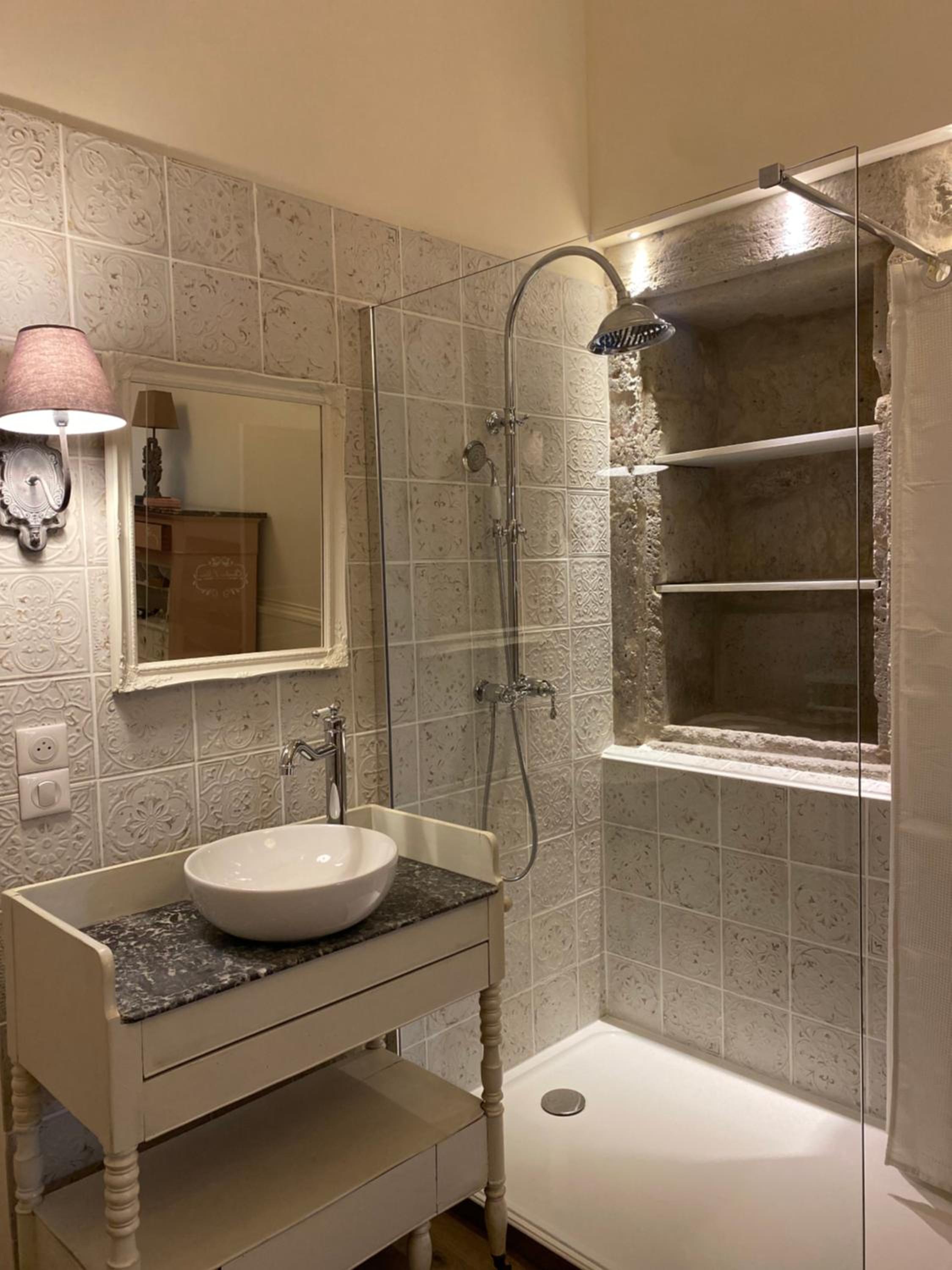 Deluxe Double Room - Photo 10