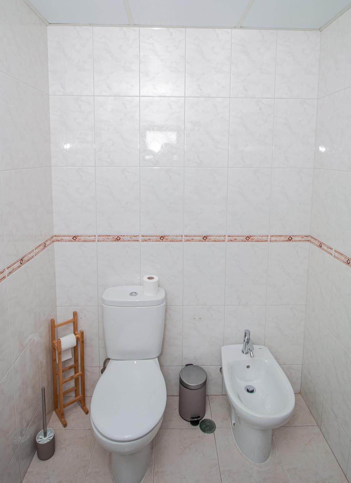 Double Room with Private Bathroom - Photo 7