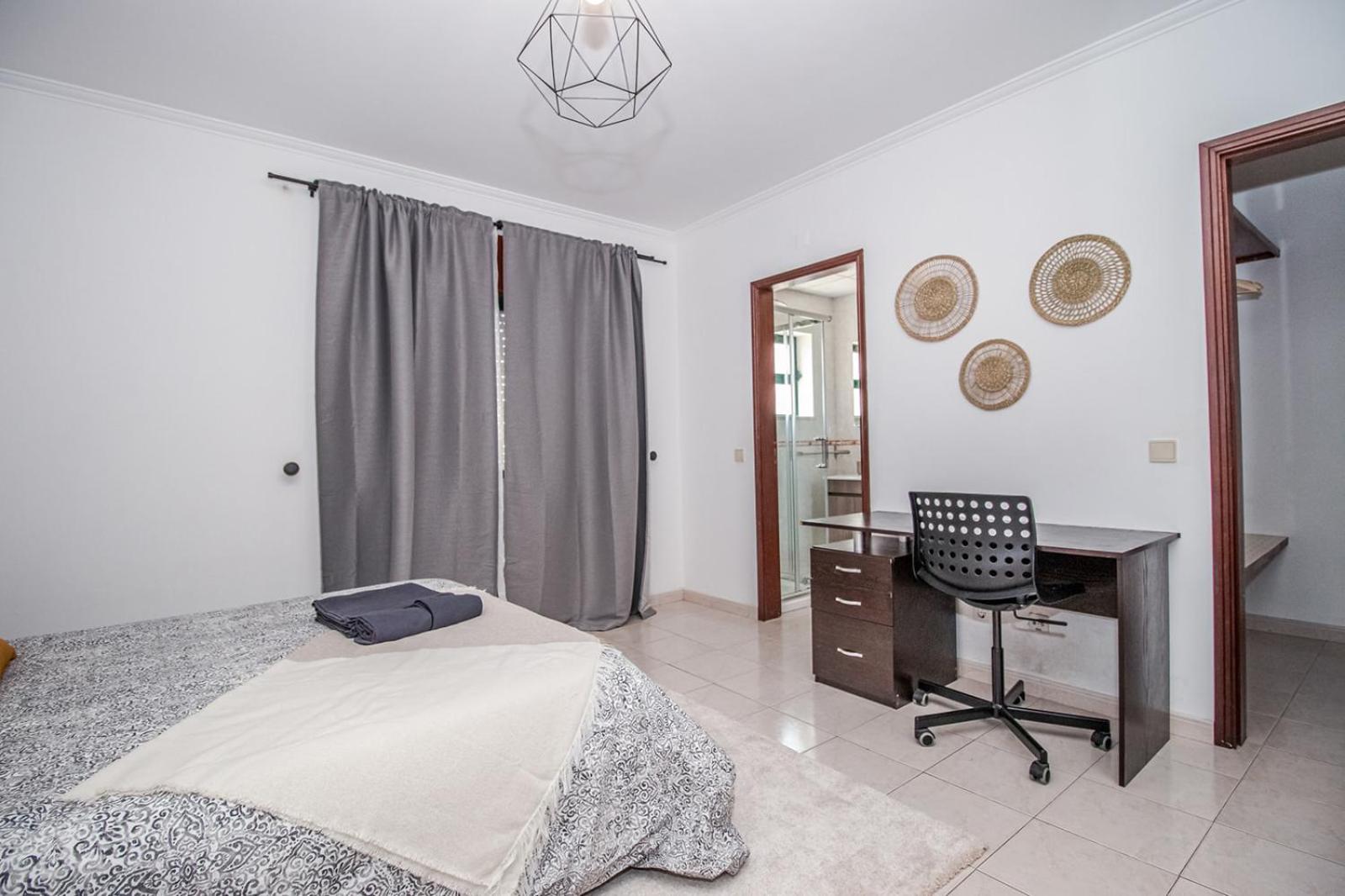 Double Room with Private Bathroom - Photo 5
