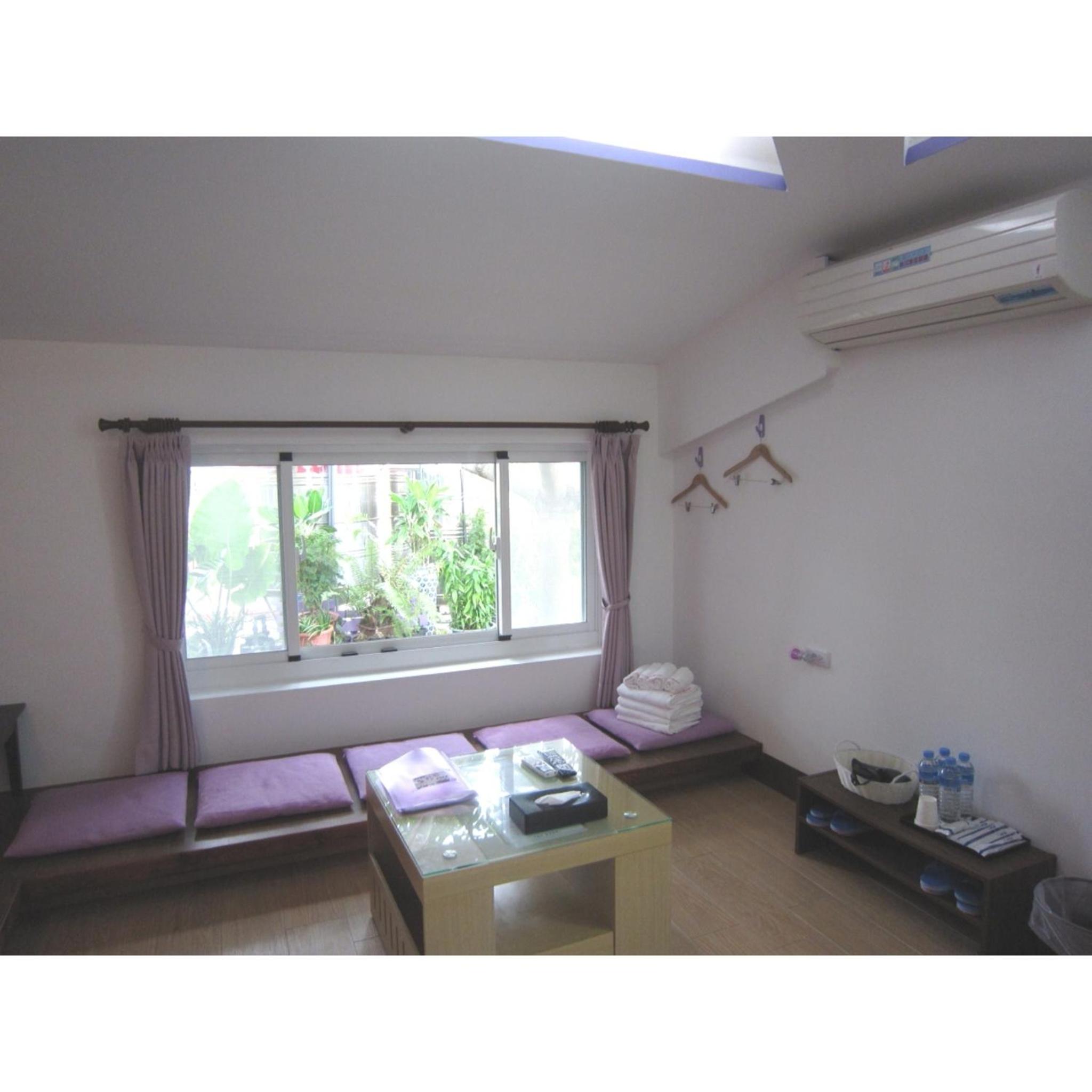 Family Room with Bathroom photo 1
