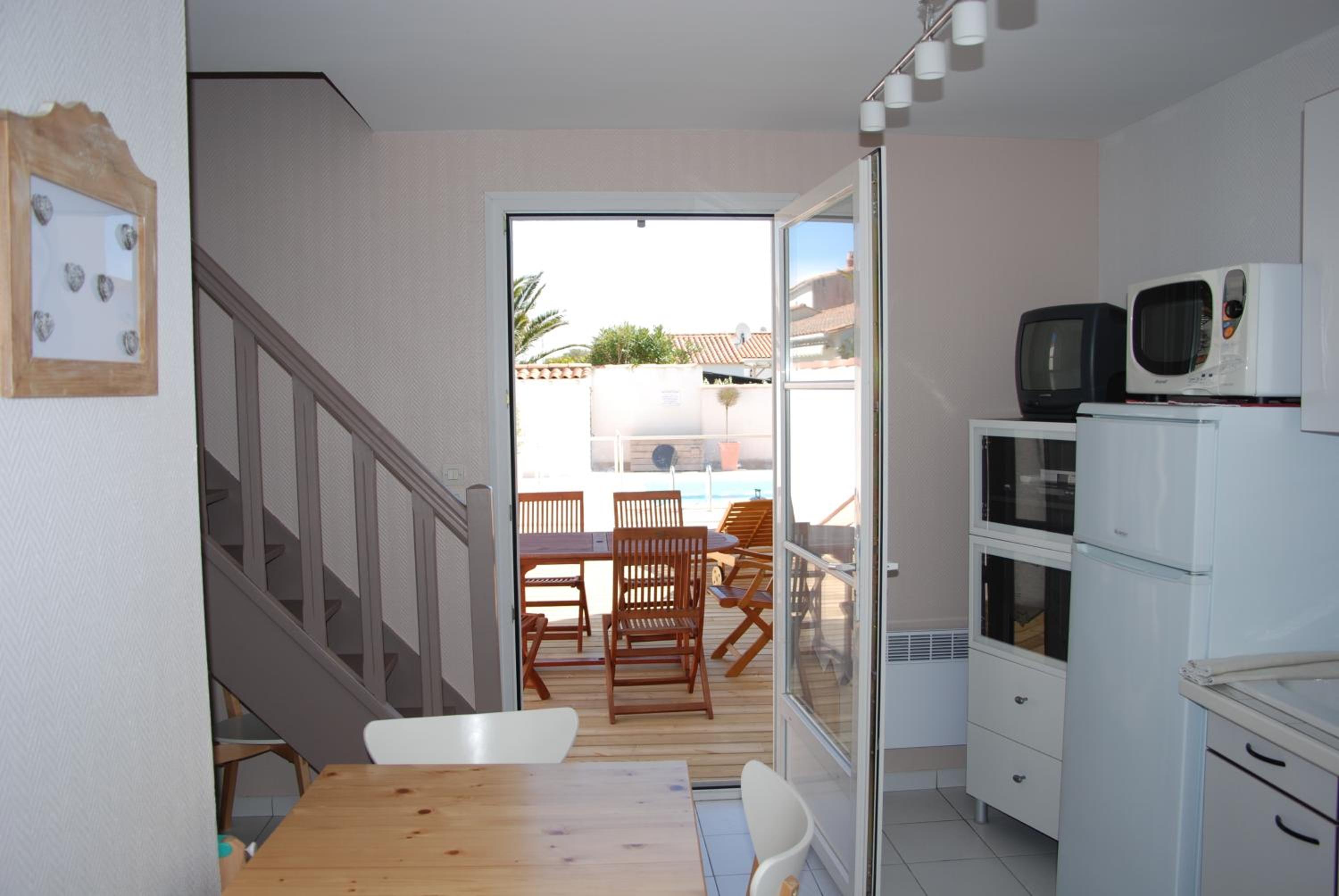 Two-Bedroom Apartment (4 Adults) -  29 rue des Rochemarines photo 1