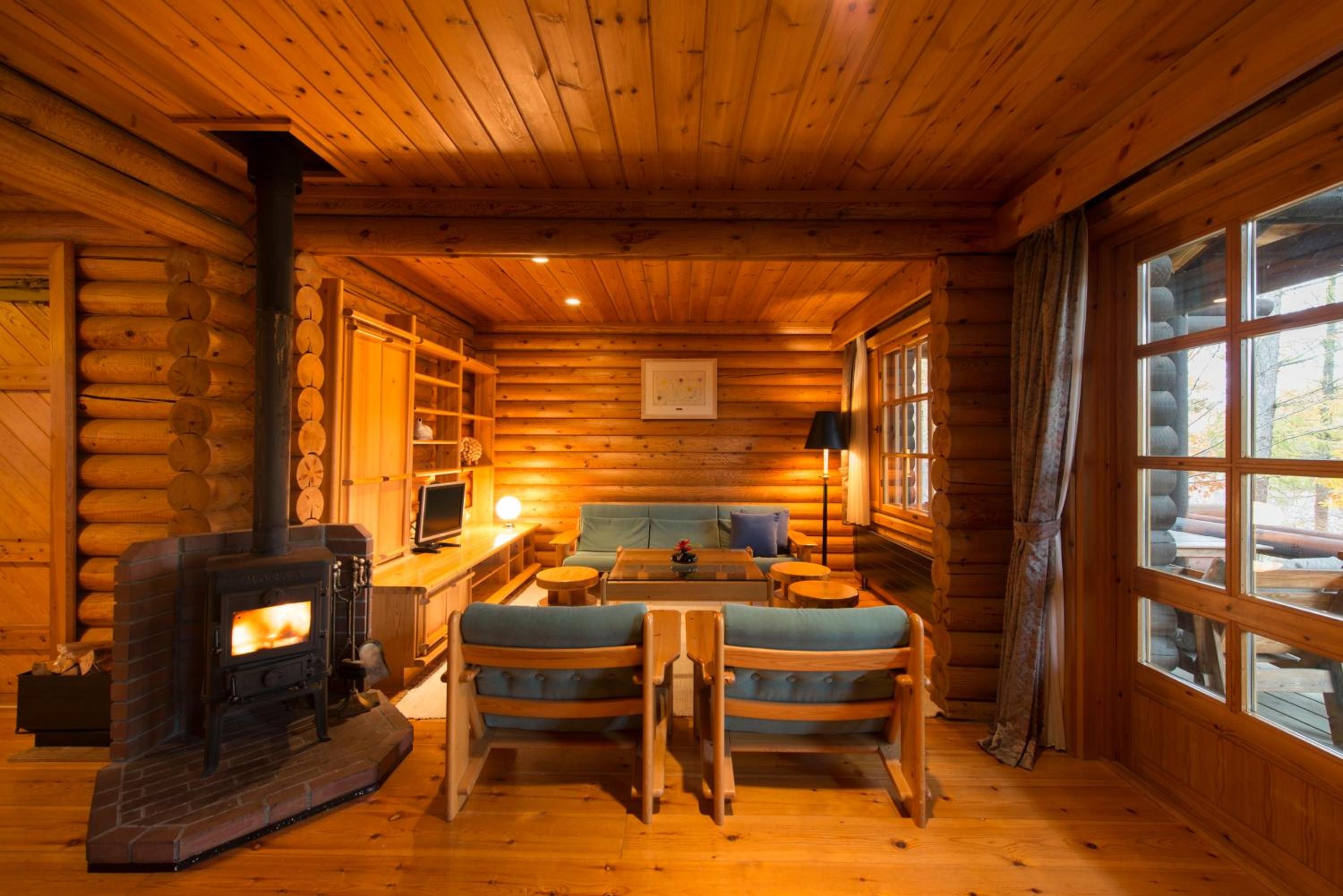 Cottage with Lake View - Photo 1