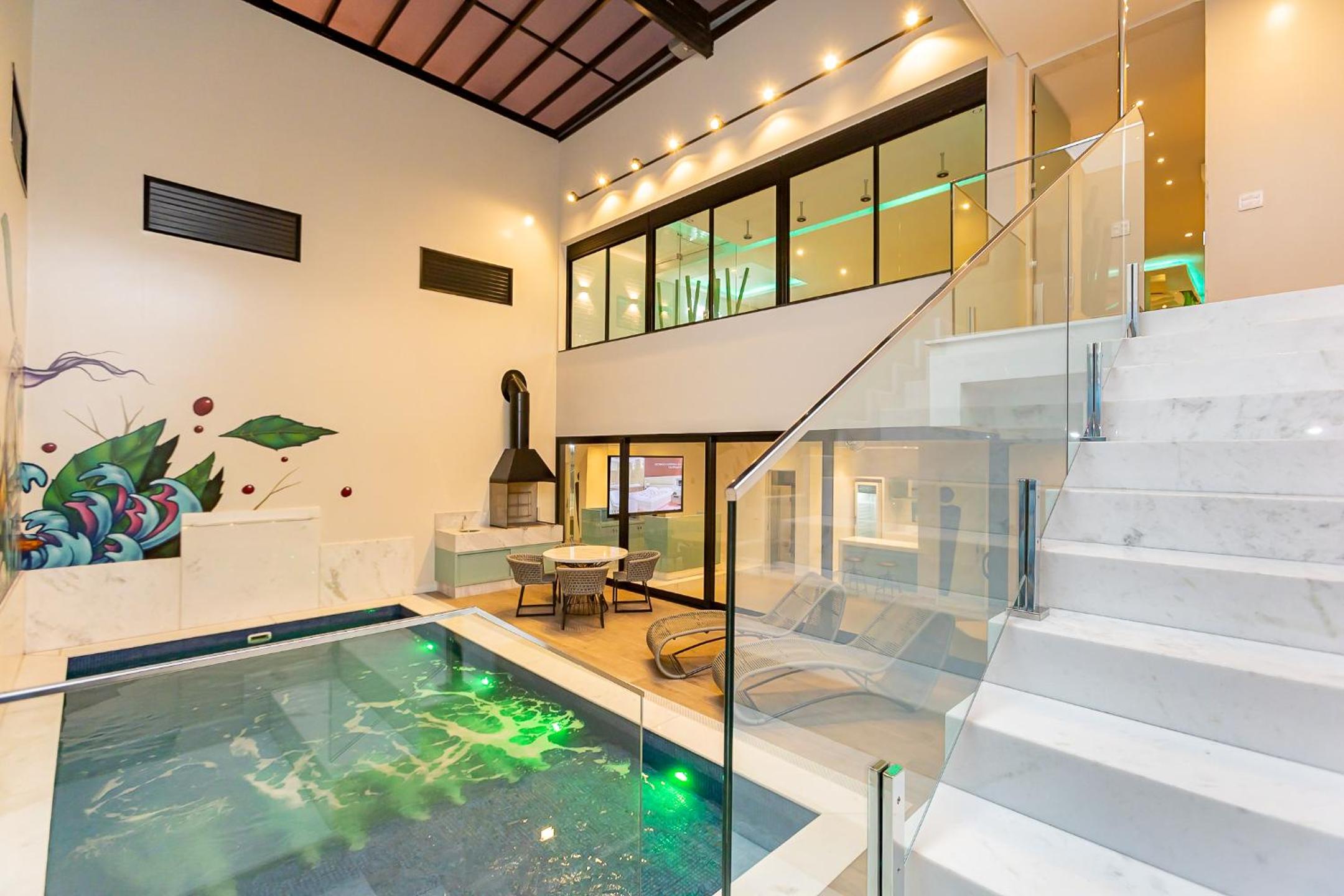 Villa with Private Pool - Photo 11