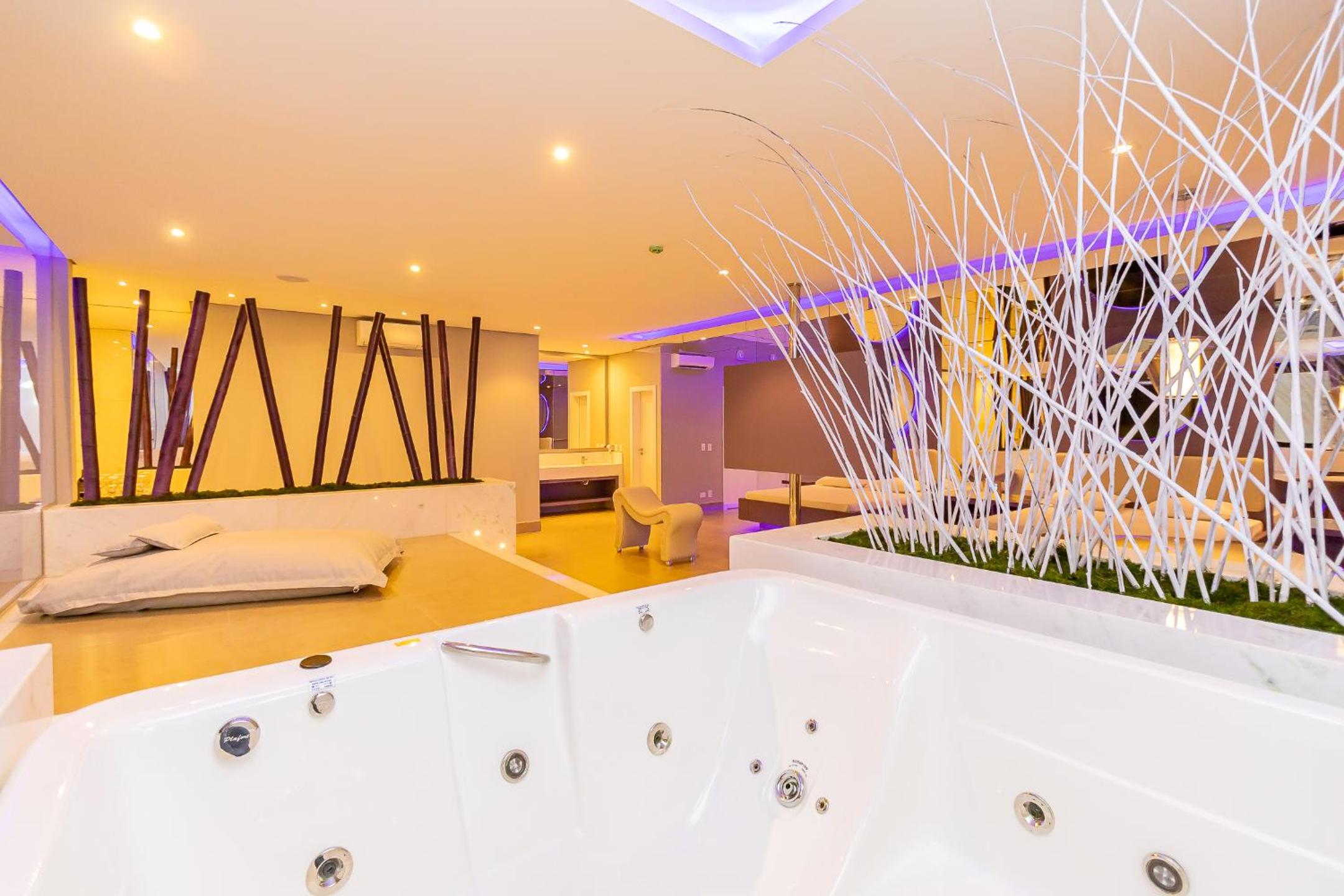 Villa with Private Pool - Photo 6