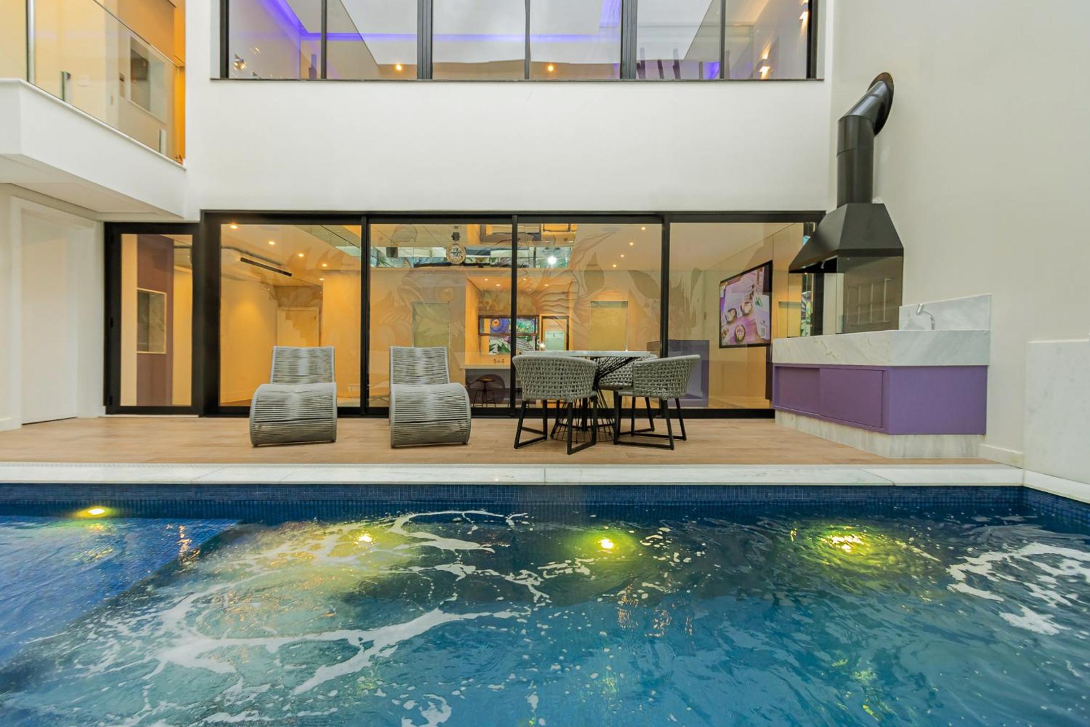 Villa with Private Pool - Photo 8