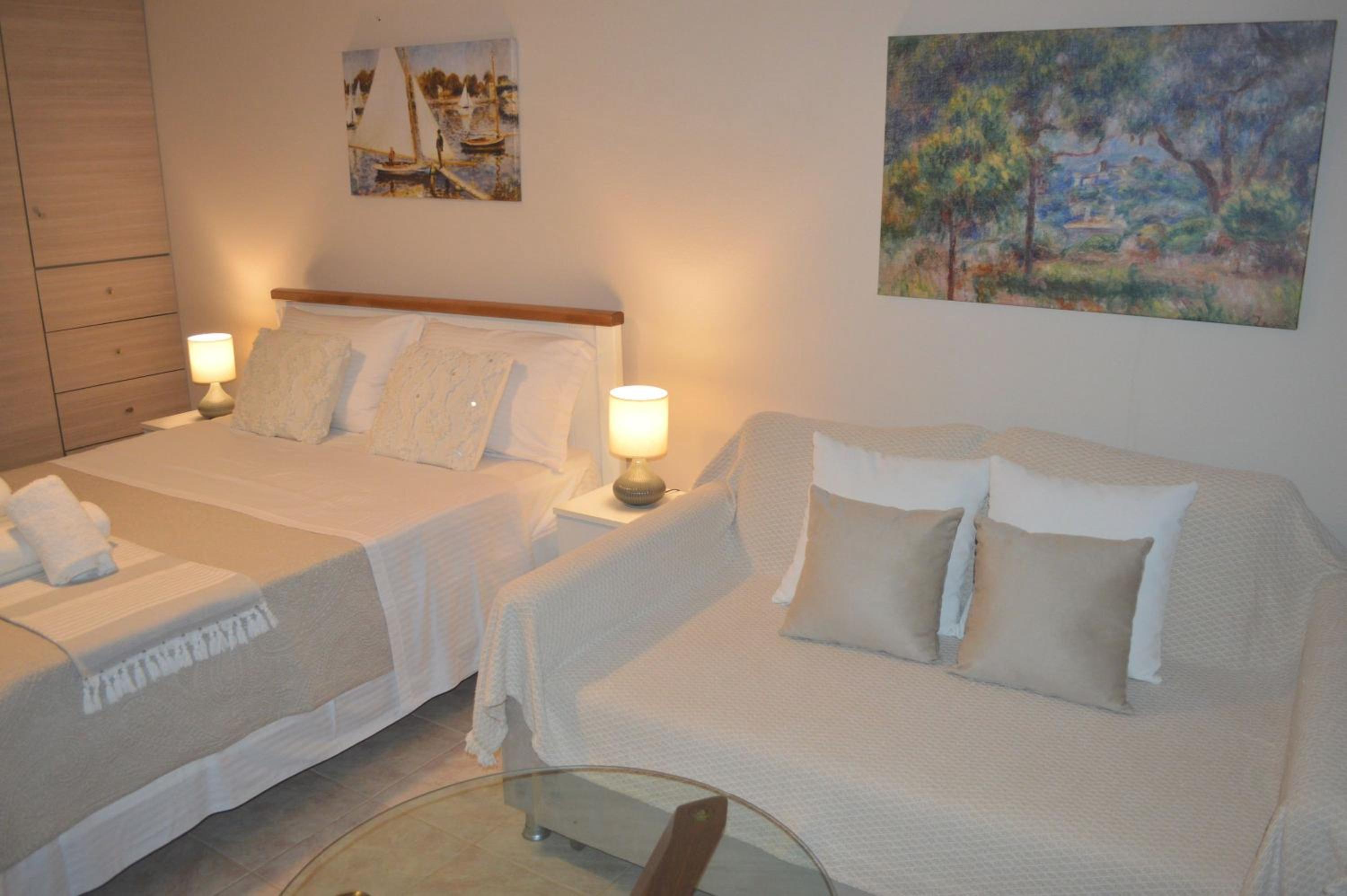 Studio Apartment photo 3