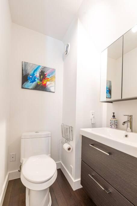 Three-Bedroom House photo 2