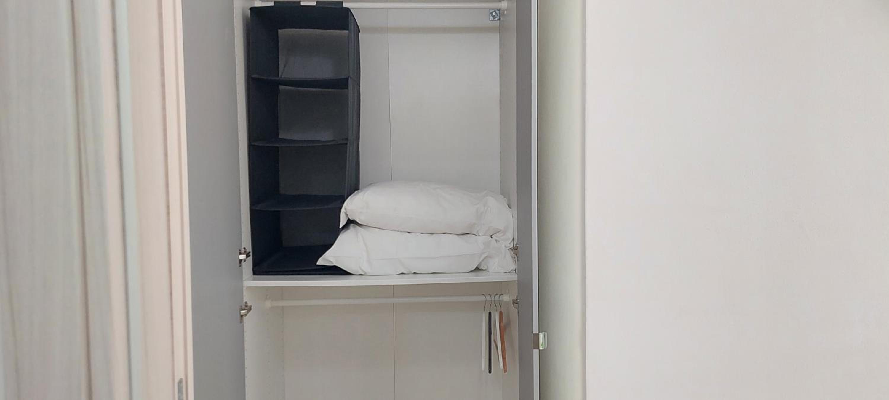 Double Room with Private Bathroom - Photo 12