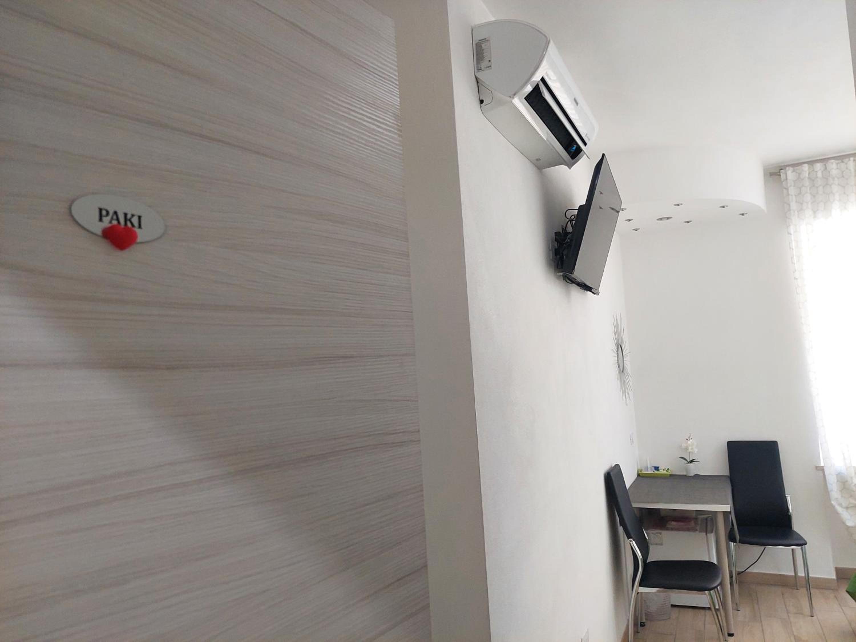 Double Room with Private Bathroom - Photo 1