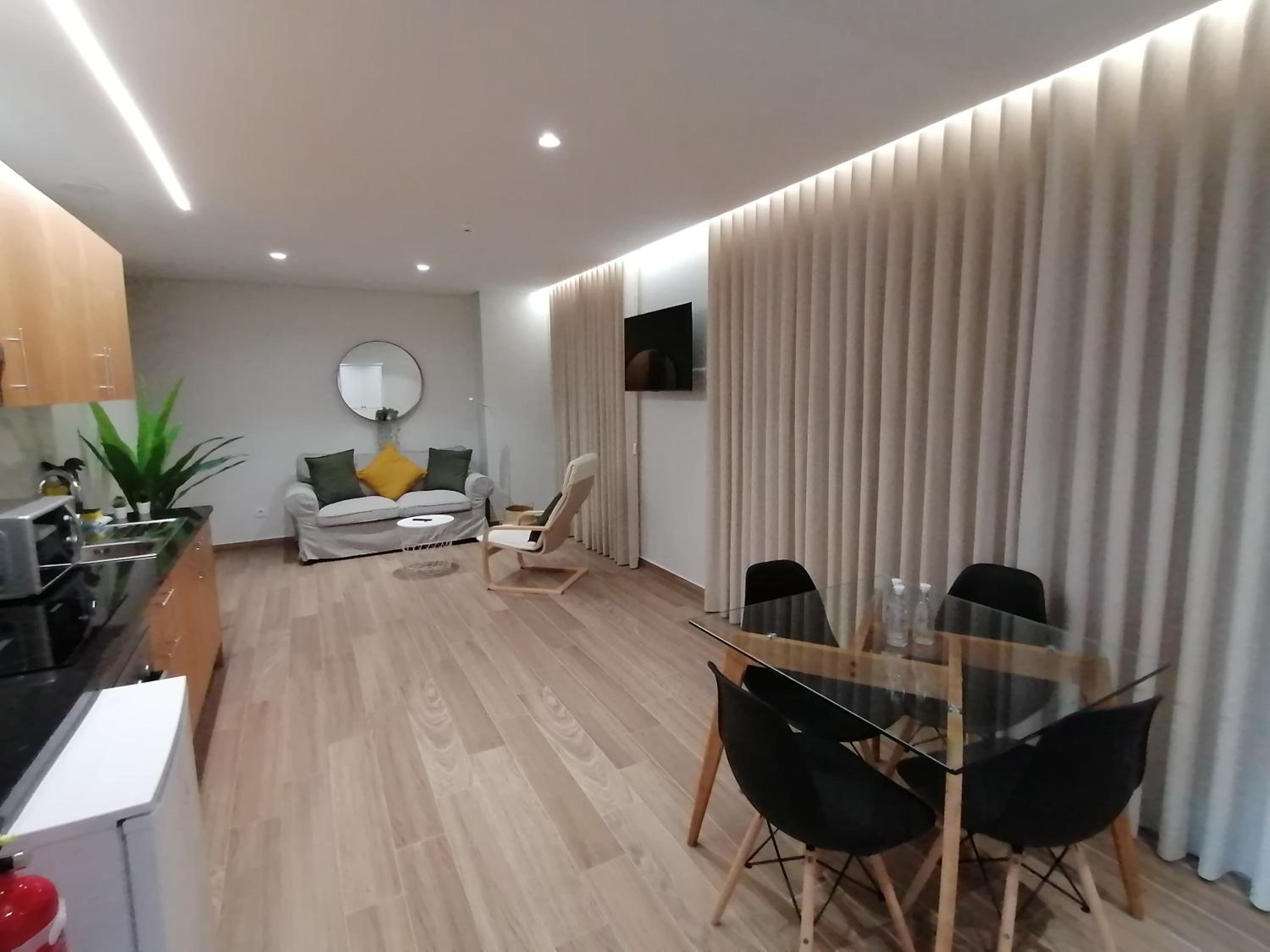 One-Bedroom Apartment - Photo 1