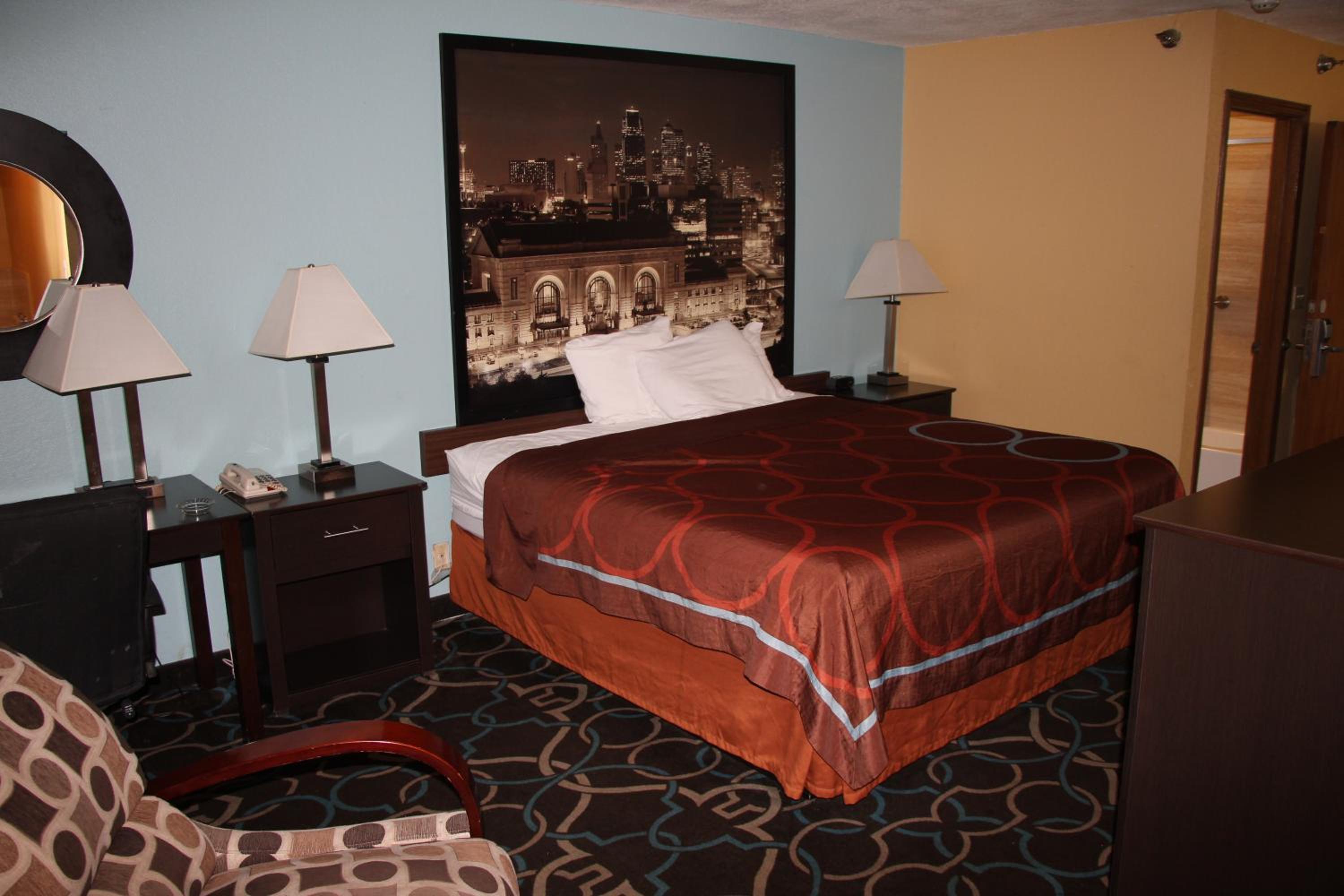 King Room - Non-Smoking - Photo 3