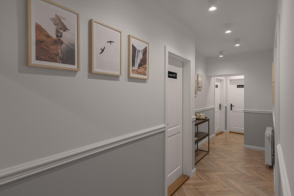 One-Bedroom Apartment - Photo 3