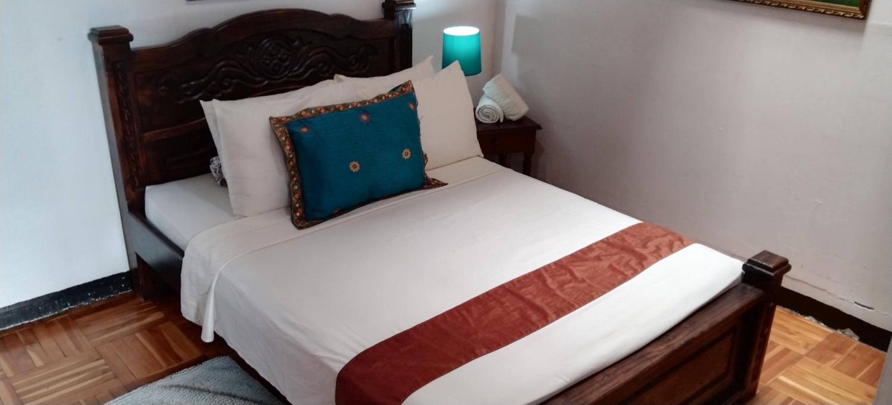 Double Room with Shared Bathroom photo 2