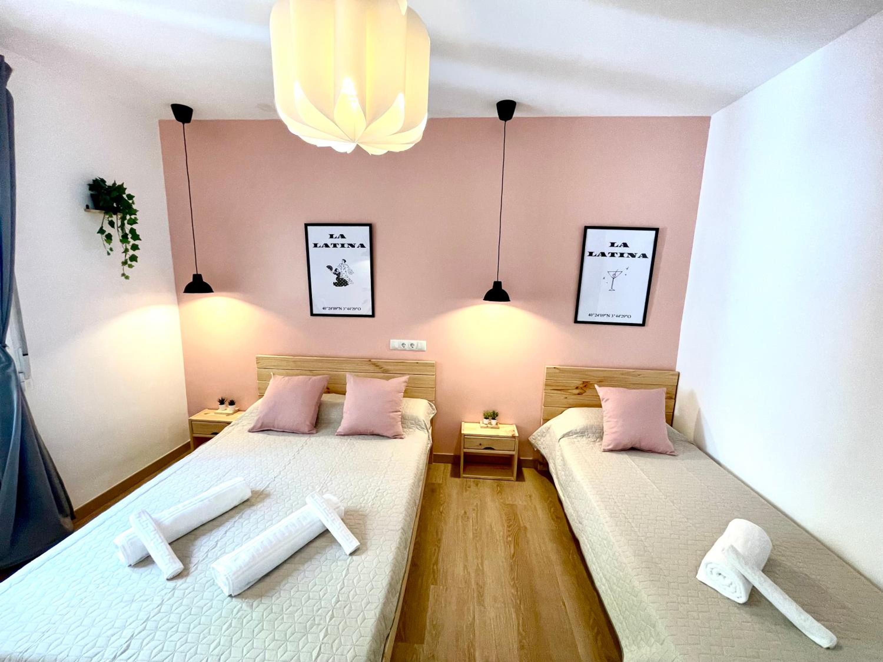 Triple Room with Private Bathroom - Photo 4