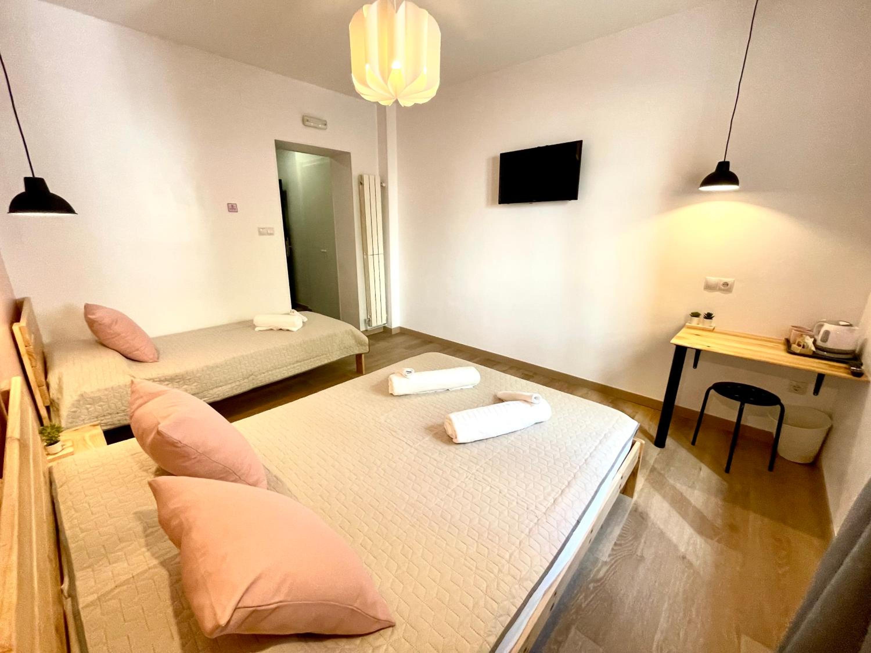 Triple Room with Private Bathroom - Photo 1