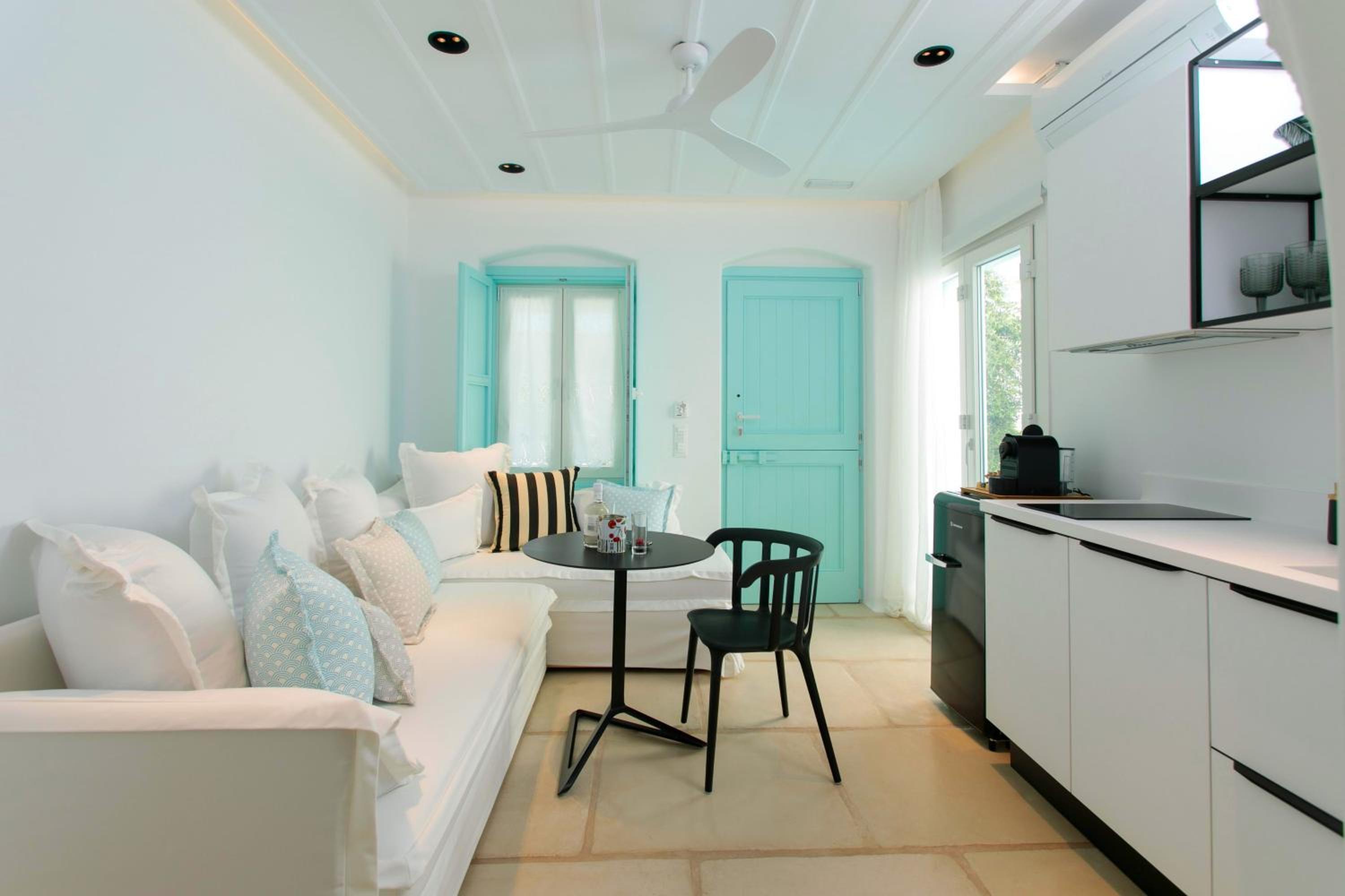 Majo Two Bedroom Villa with Private Pool - Photo 14
