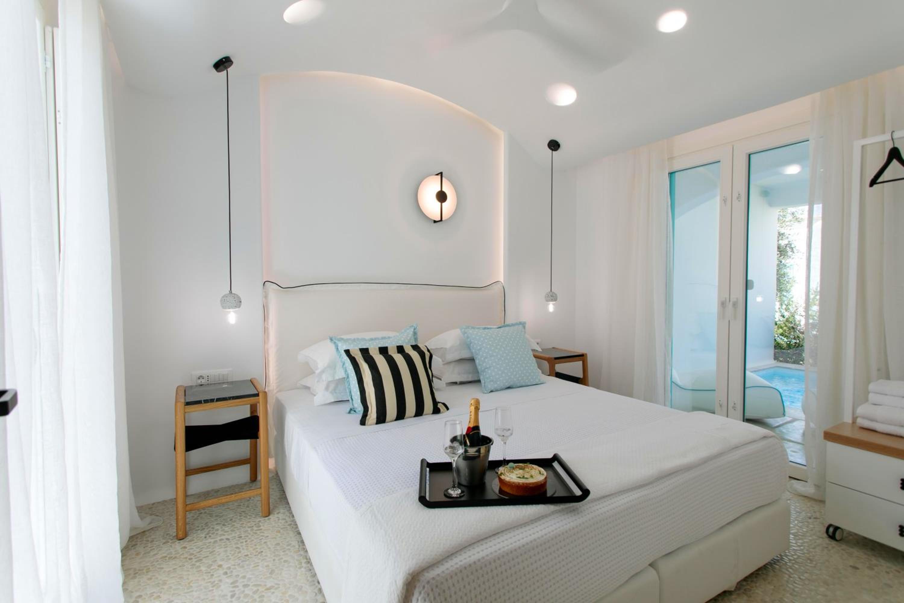 Majo Two Bedroom Villa with Private Pool - Photo 11