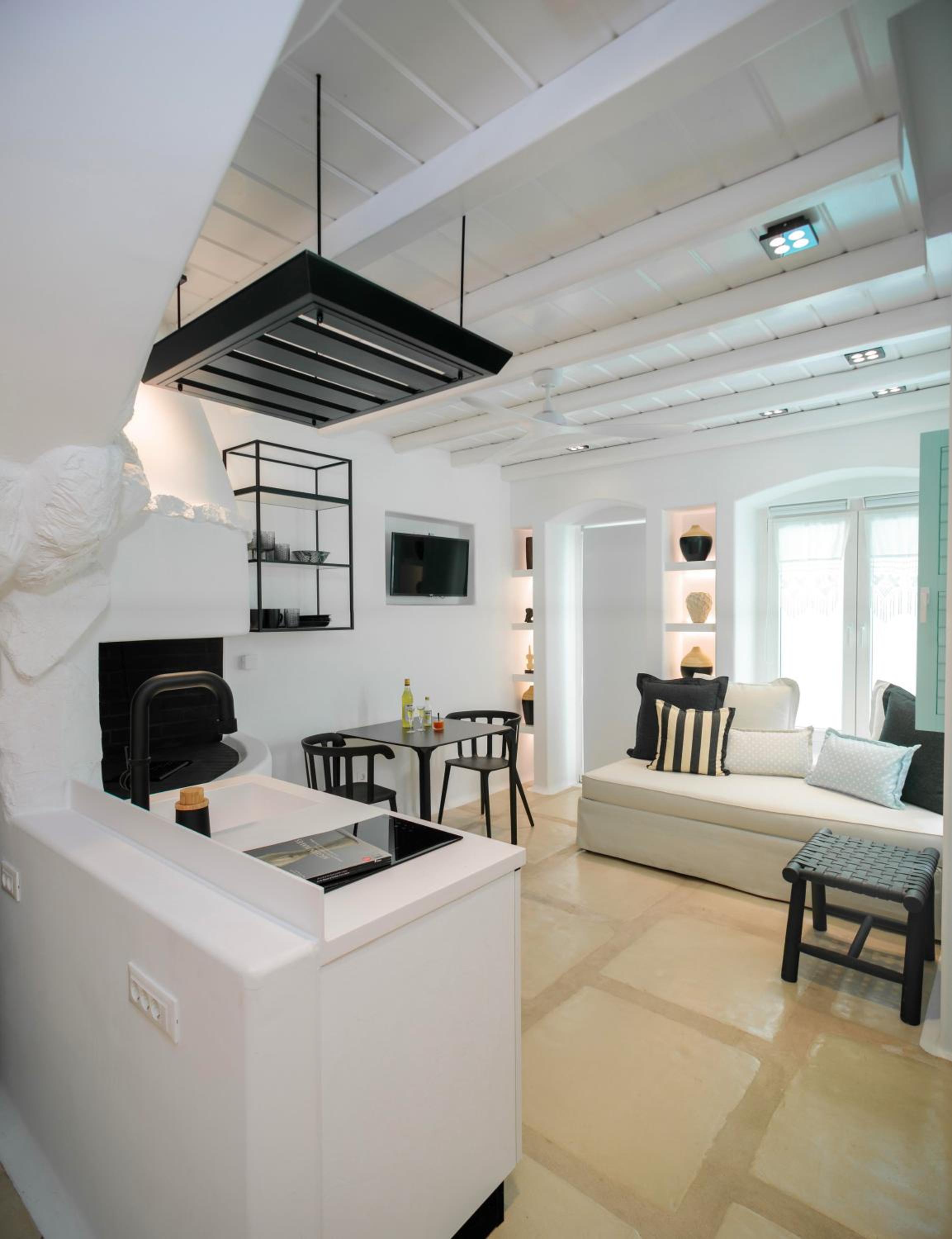 Majo Two Bedroom Villa with Private Pool - Photo 22