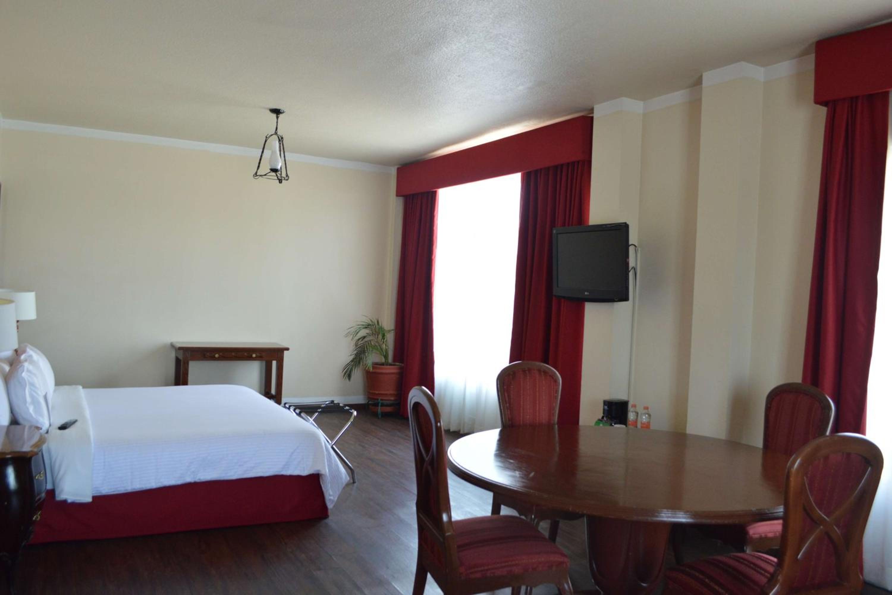 King Suite - Photo 1