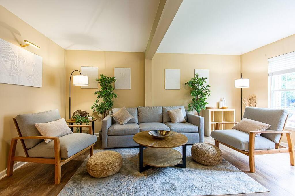 Three-Bedroom House photo 1