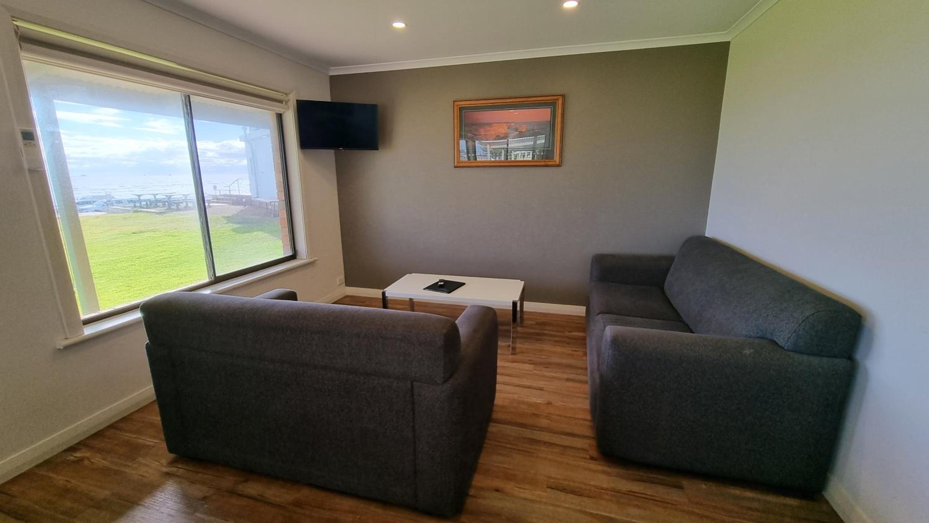 Family Room with Sea View photo 2