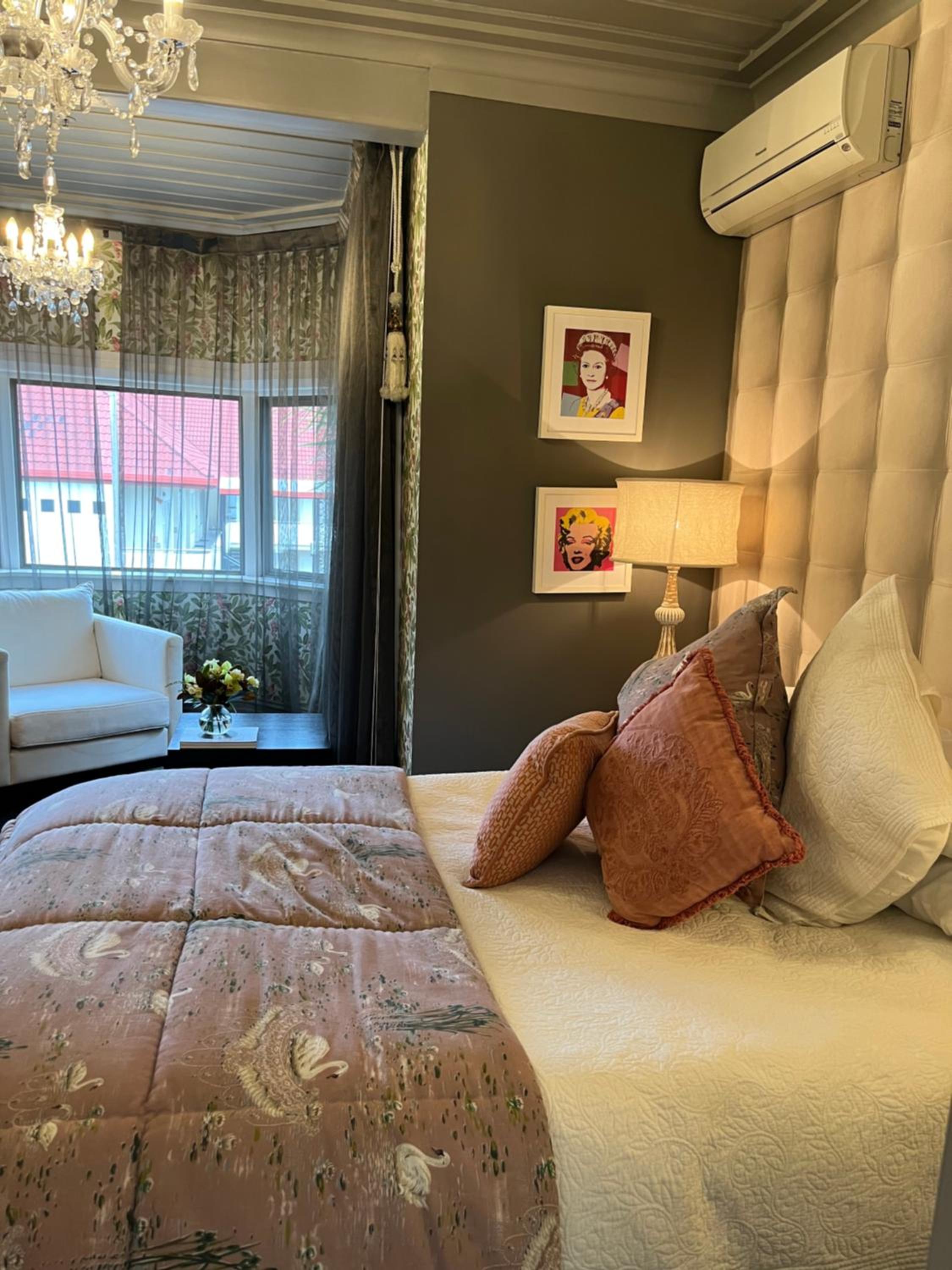Executive Double Room thumbnail 5
