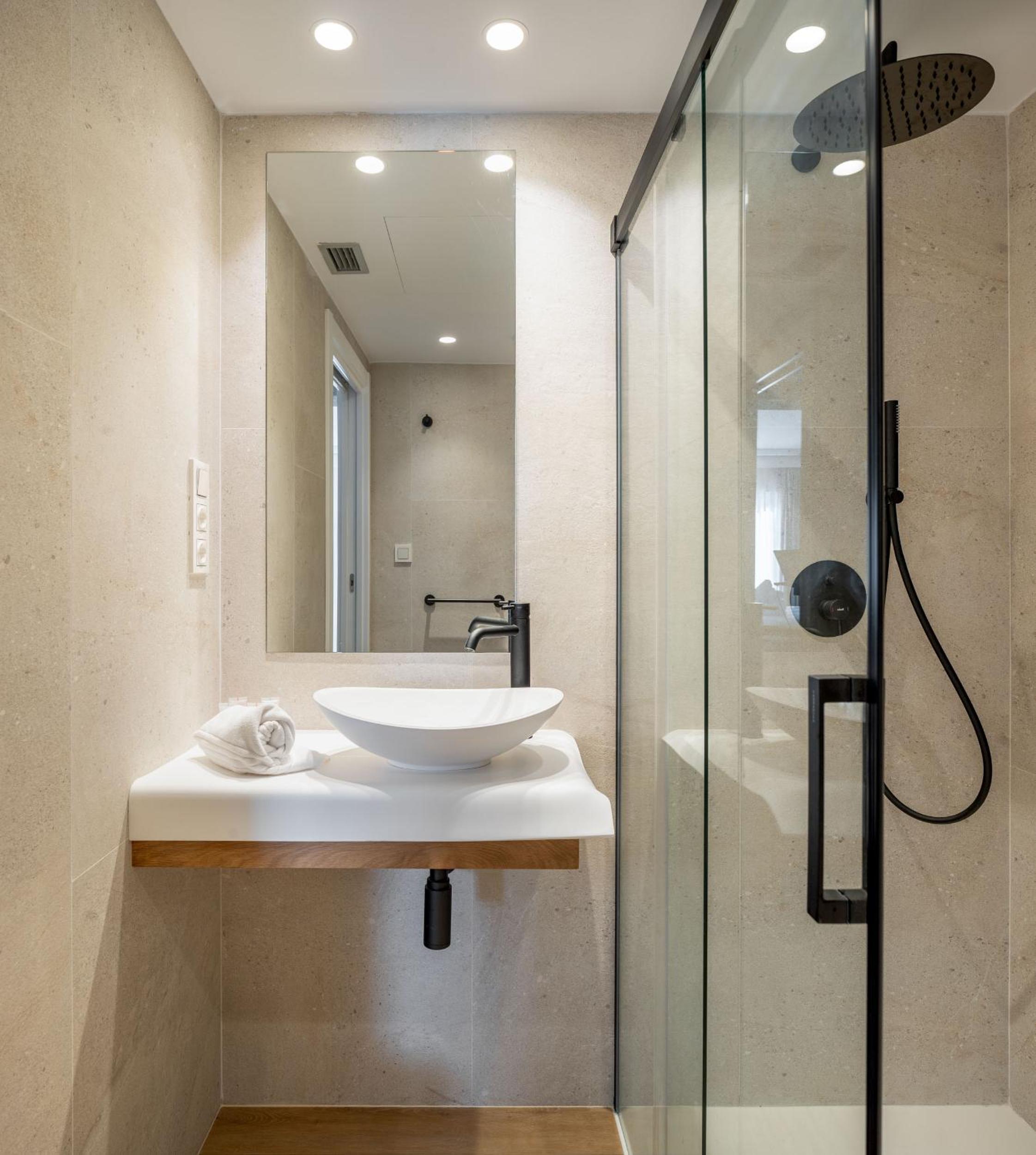 Double Room - Photo 2