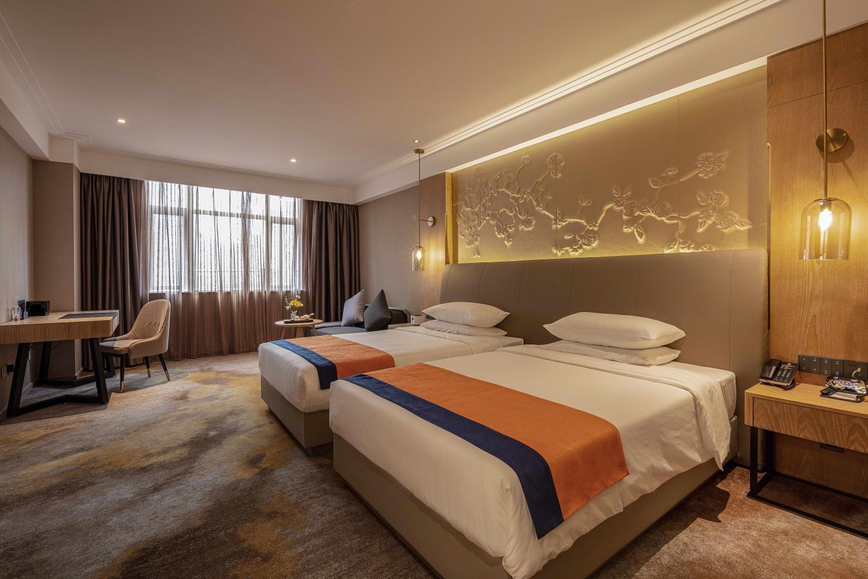 Executive Deluxe Twin Room photo 3