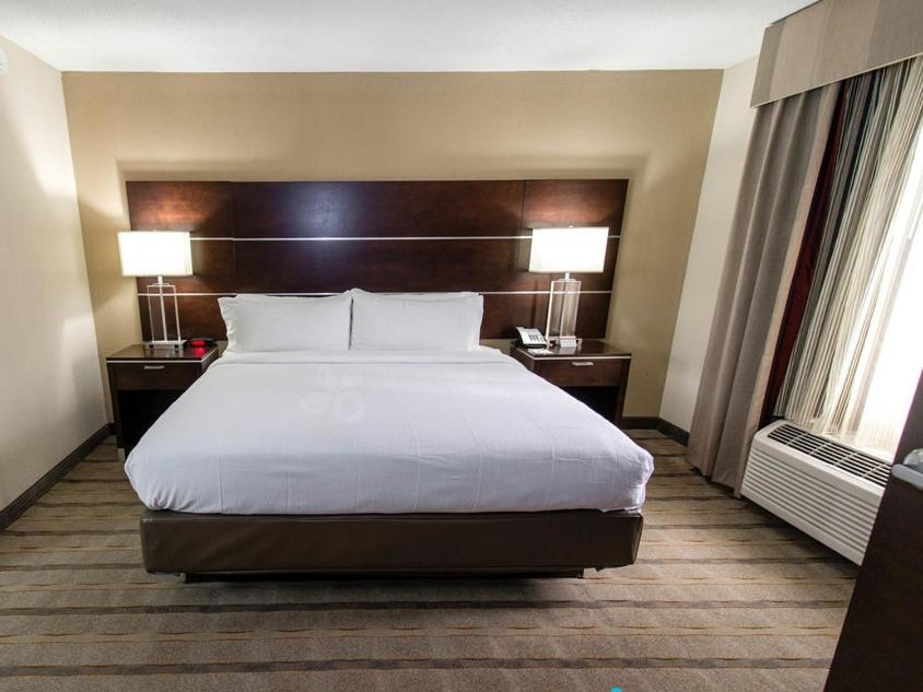 King Suite - Photo 2