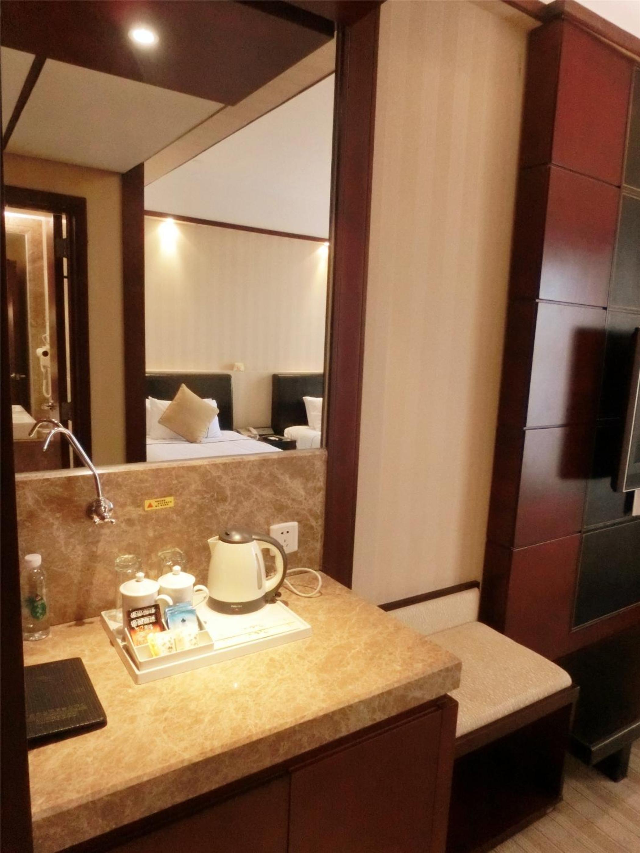 Standard Twin Room - Photo 4
