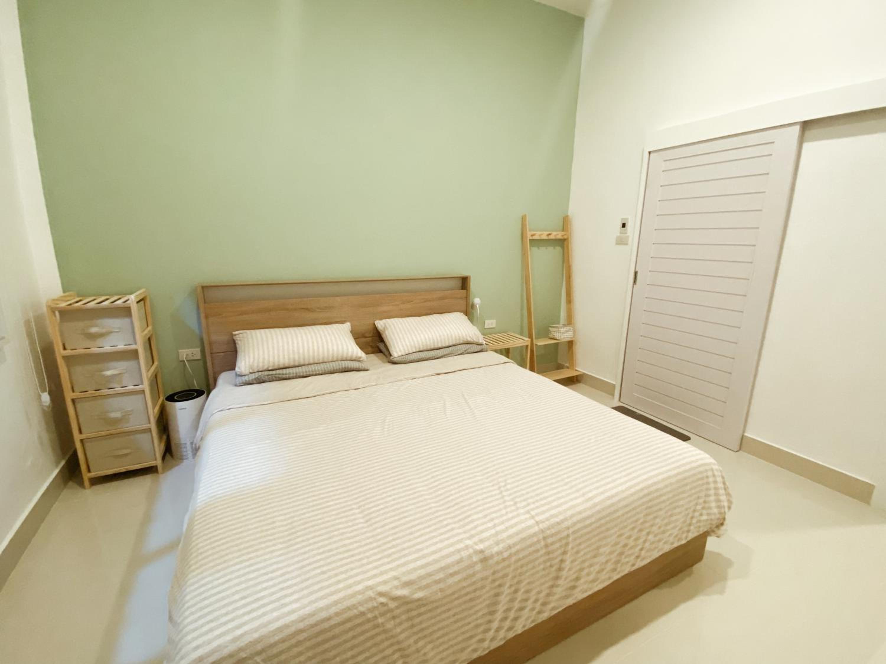 Two-Bedroom House - Photo 3