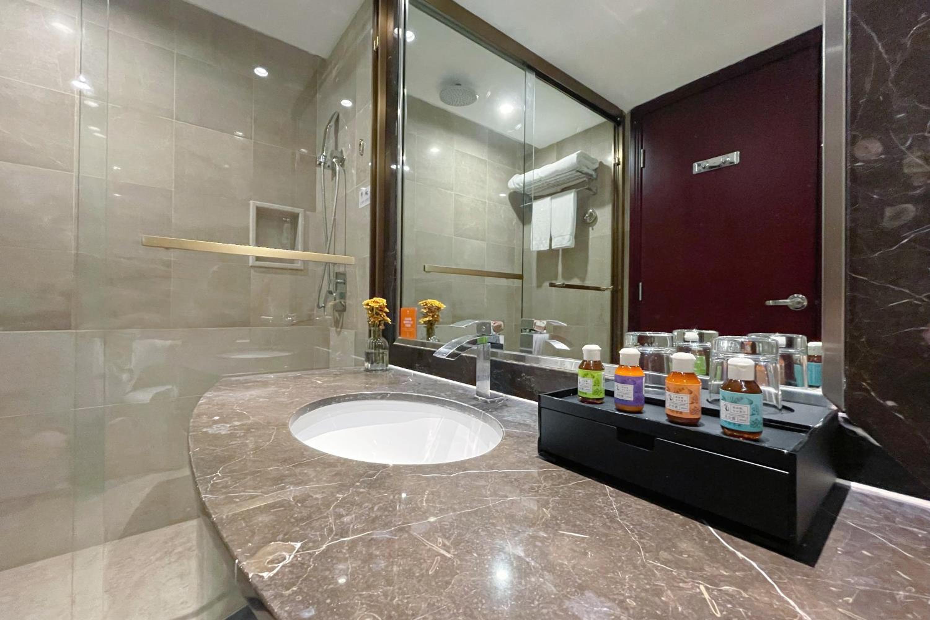 Premium Twin Room photo 3