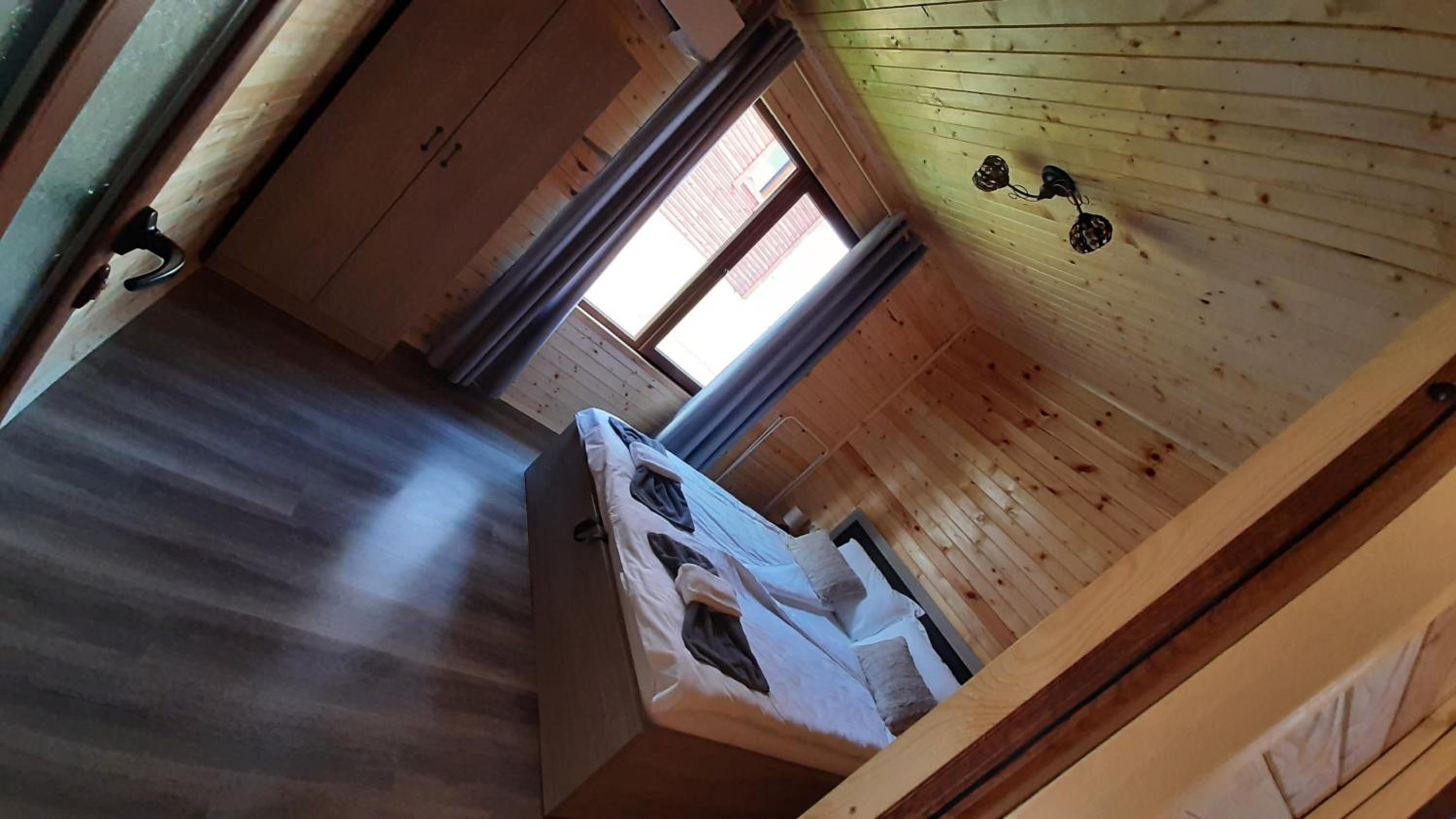 One-Bedroom Apartment - Photo 12