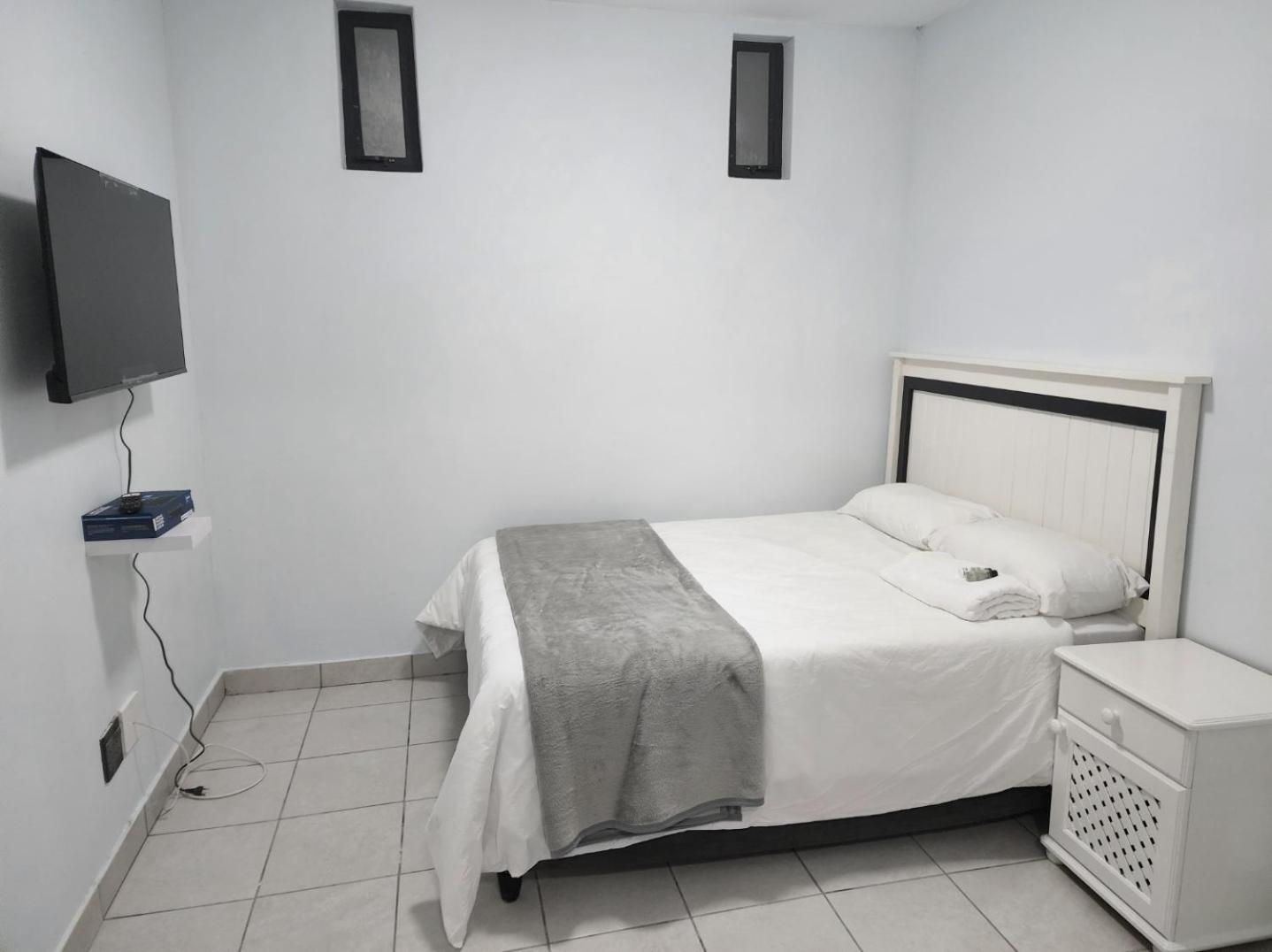 One-Bedroom Apartment - Photo 1