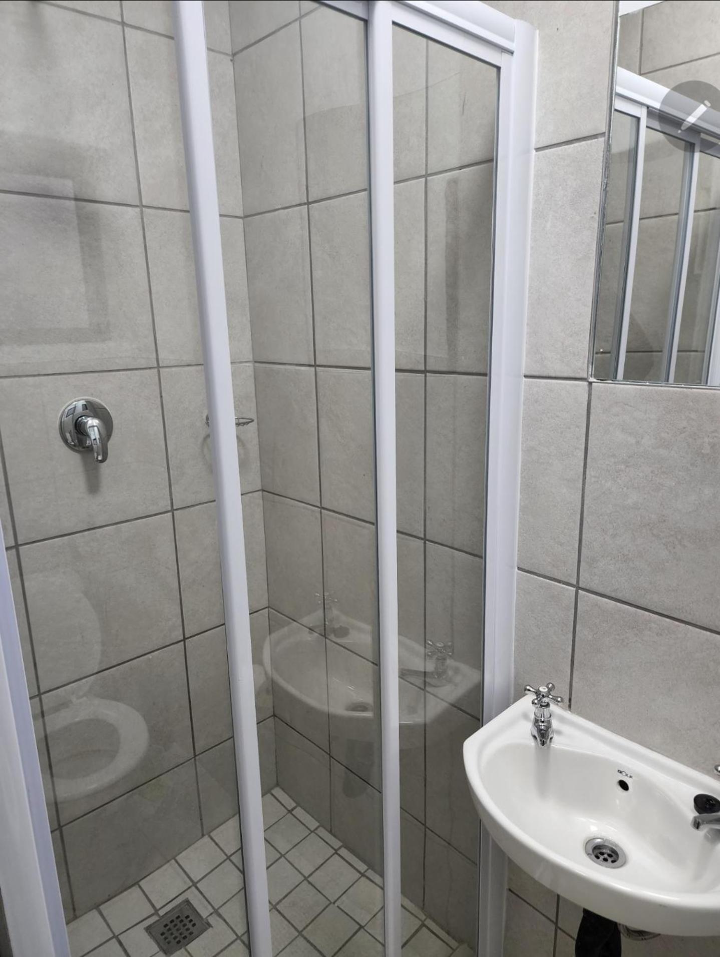 One-Bedroom Apartment - Photo 4