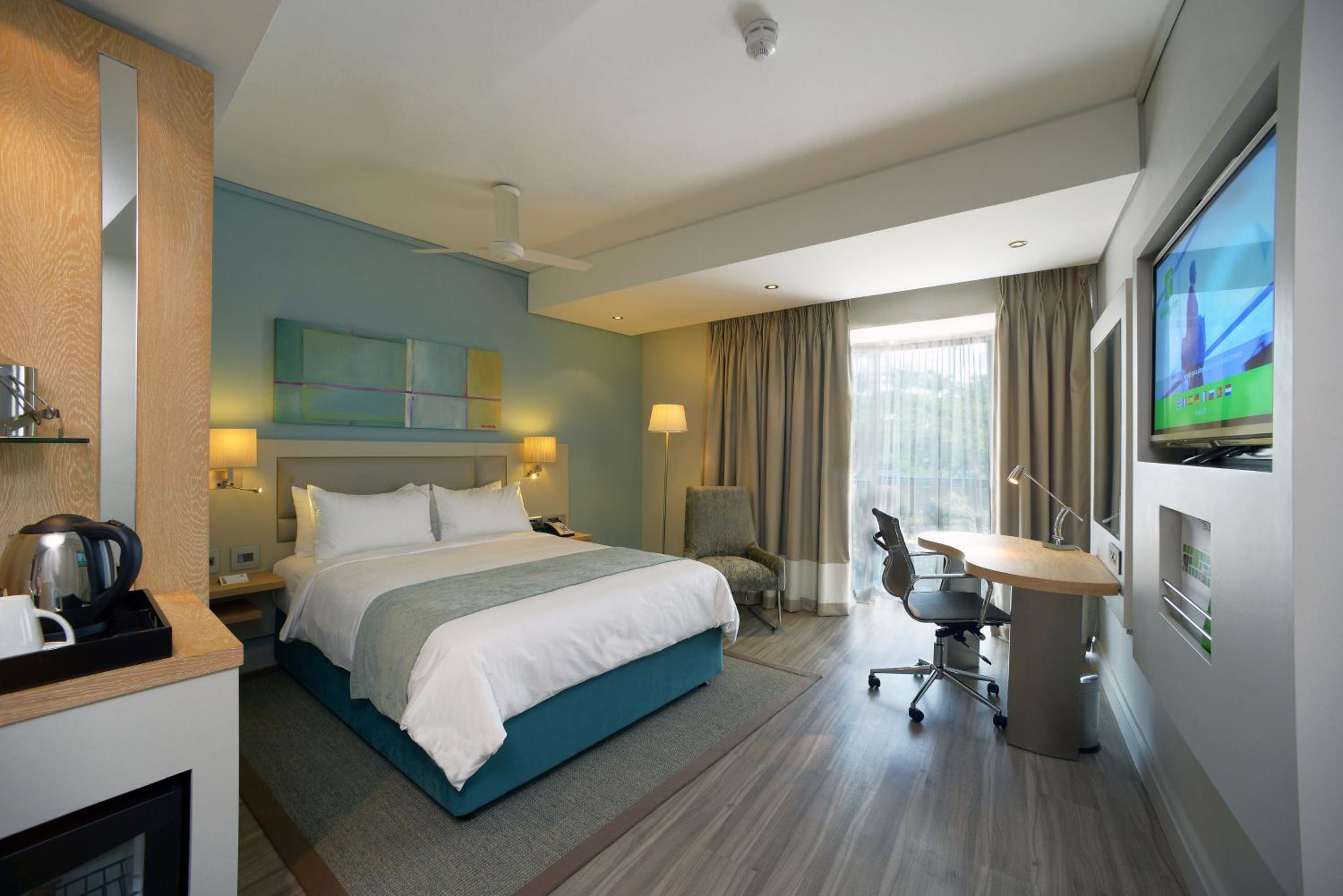 Standard Queen Room photo 3