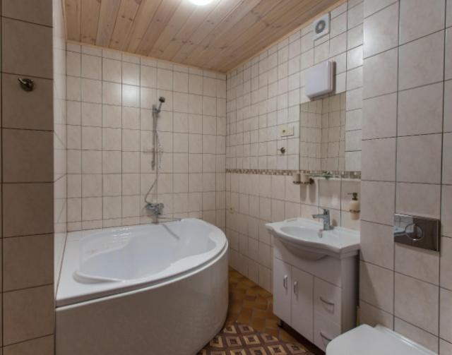 Apartment - Photo 2