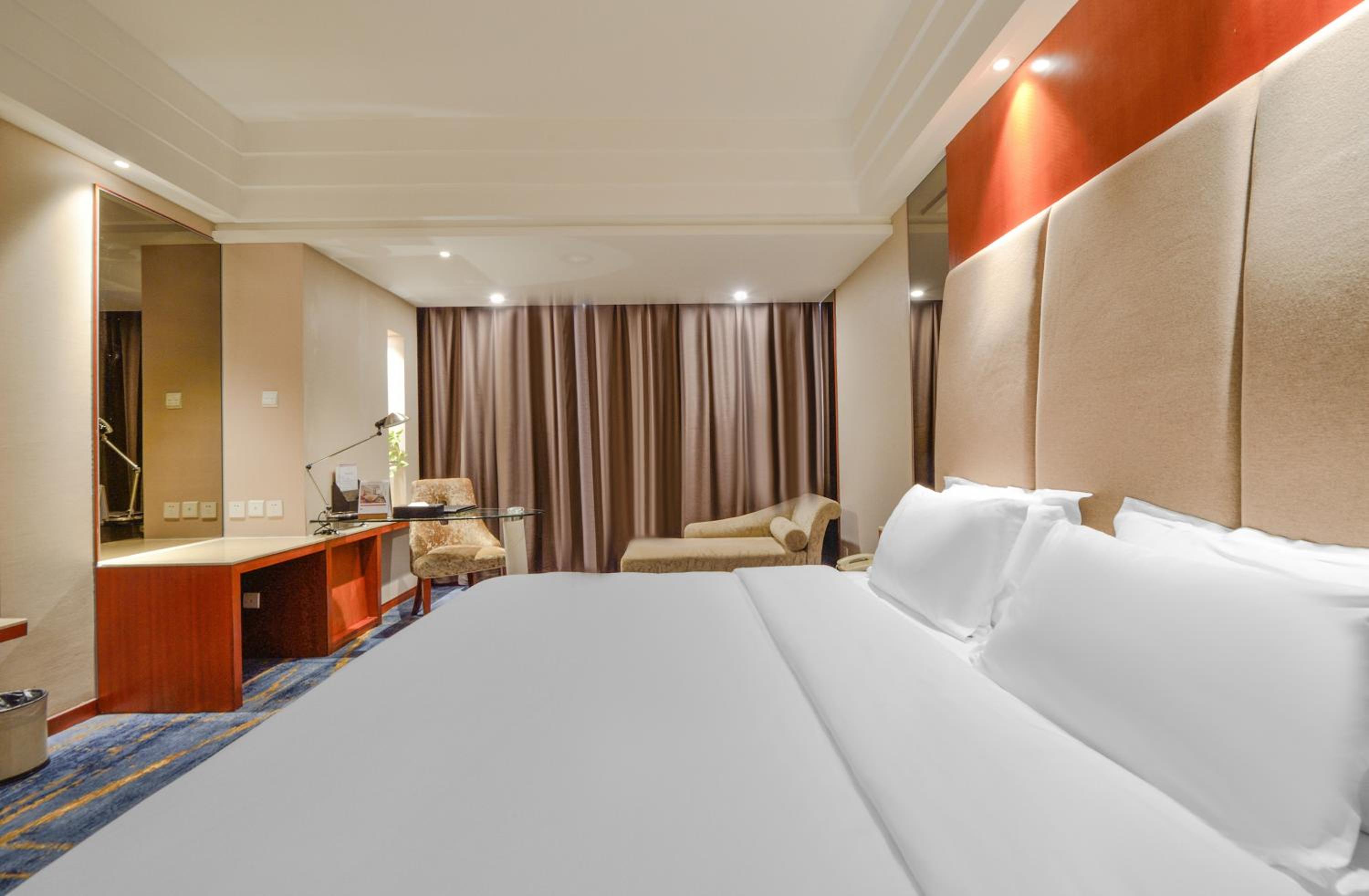 Deluxe Double Room with Garden View