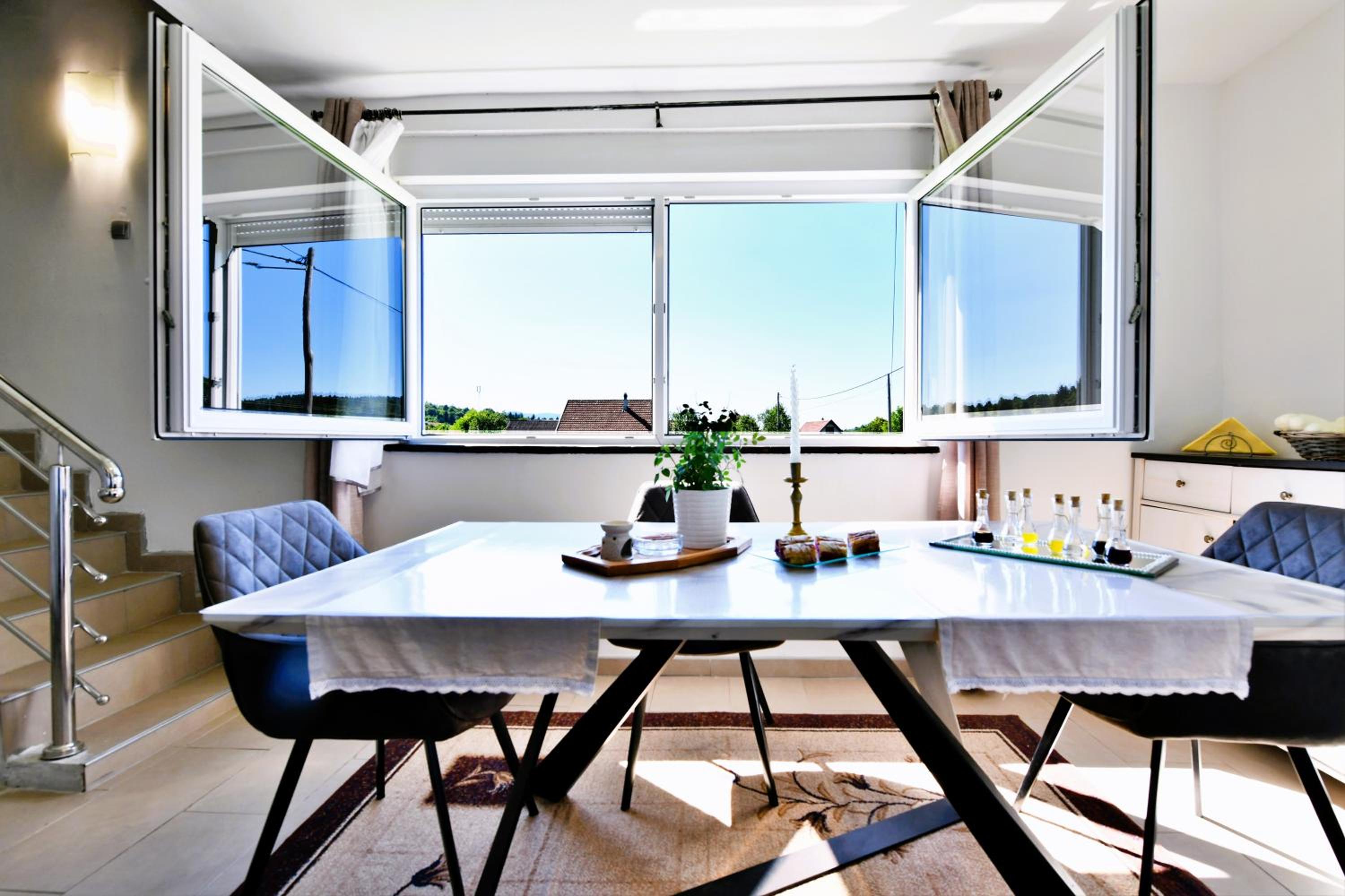 Superior King Room - Photo 16