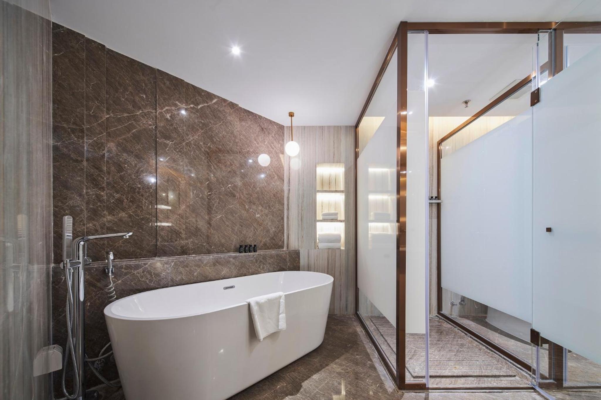 Executive Suite thumbnail 5