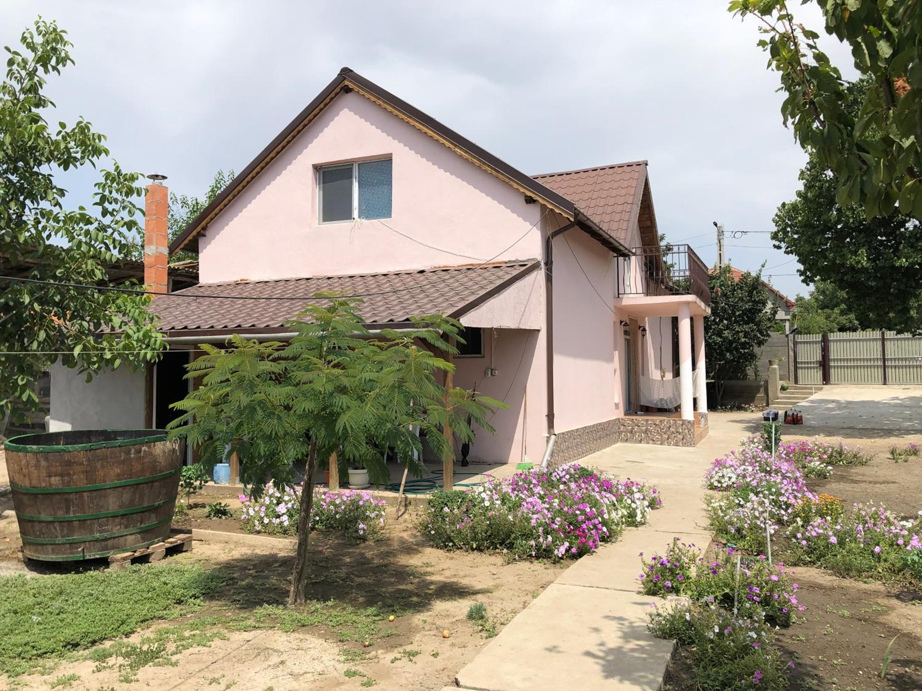Four-Bedroom House - Photo 7