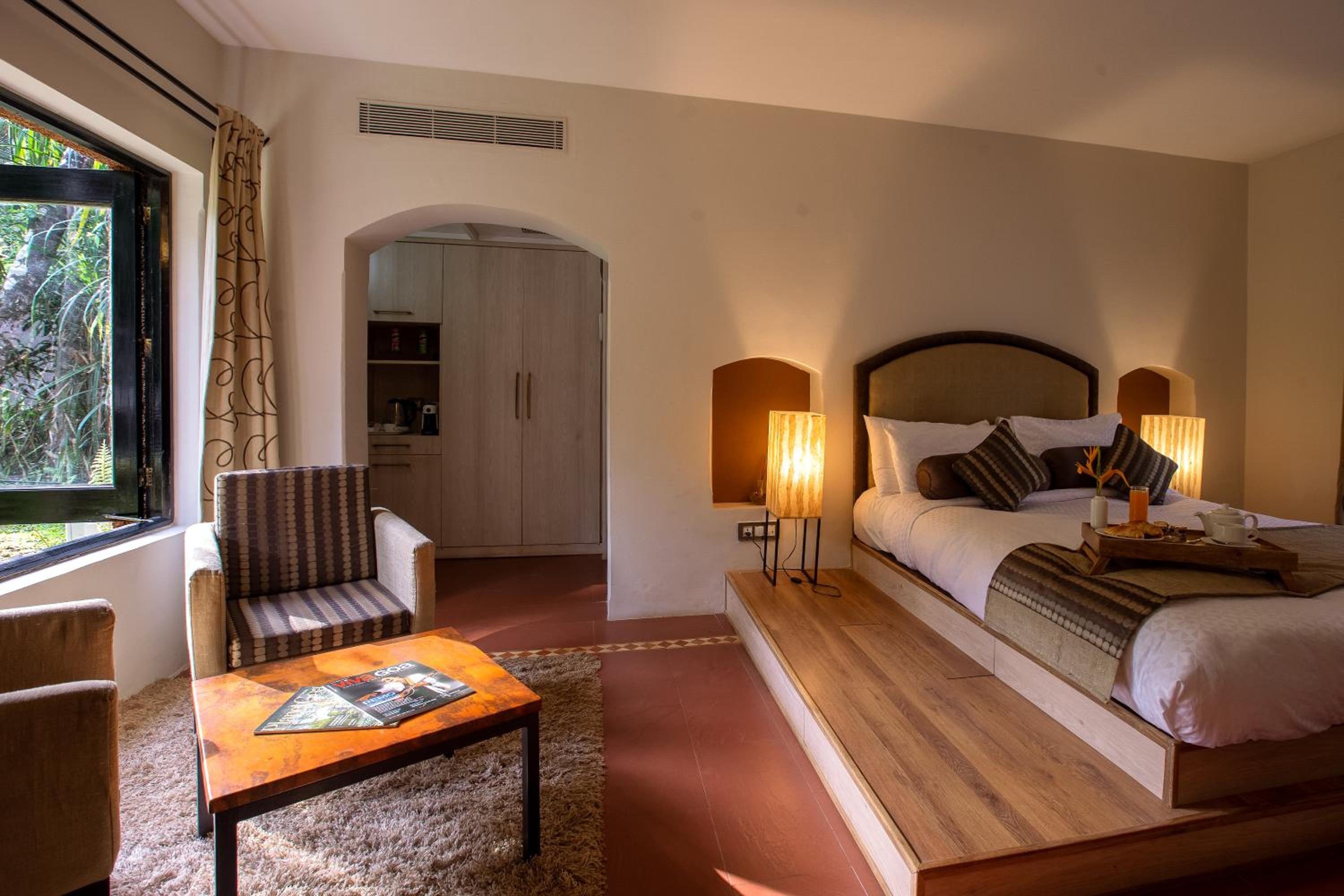 Deluxe Double or Twin Room - Photo 9