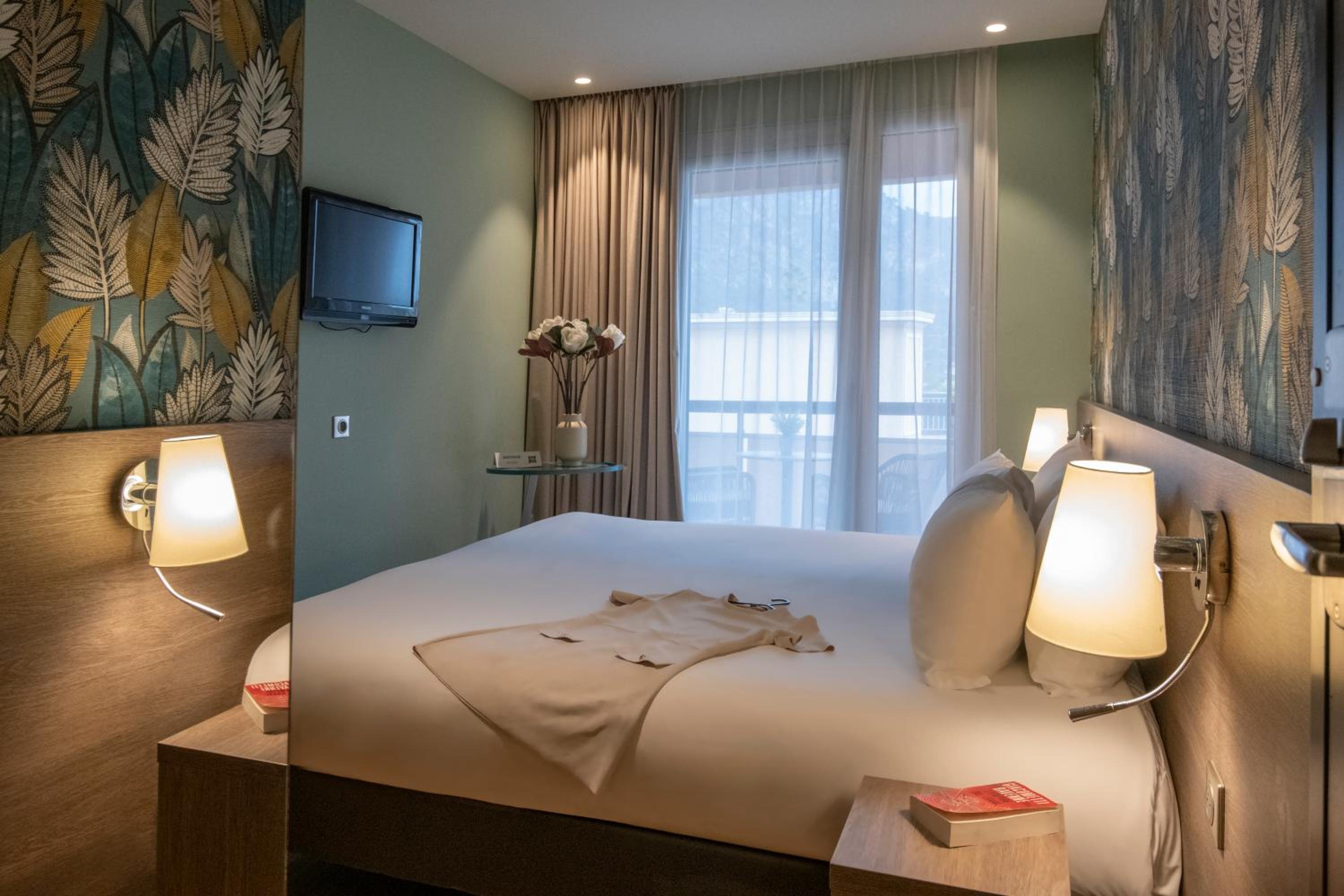 Standard Double Room - Photo 4